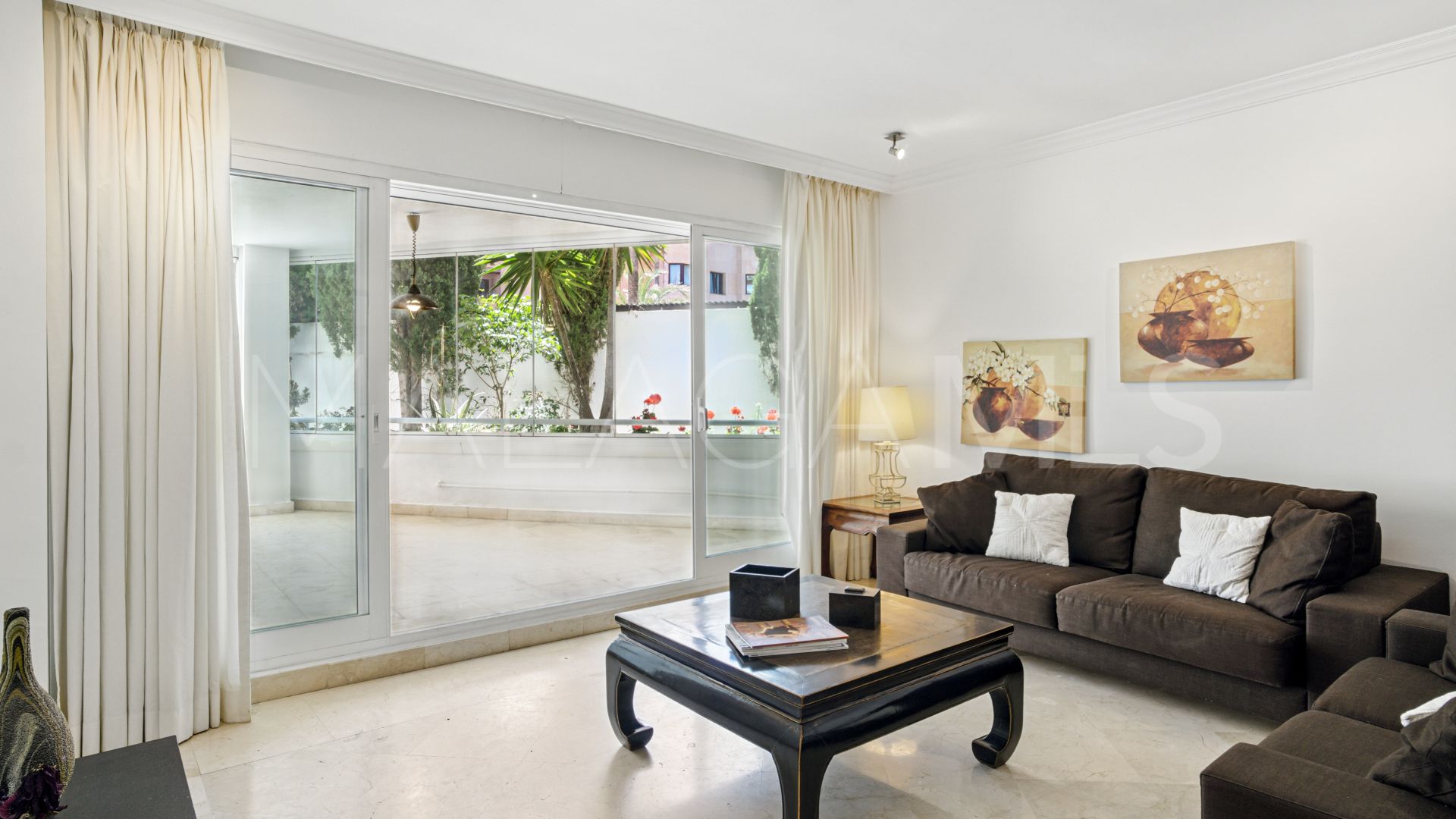Buy apartamento planta baja in La Herradura