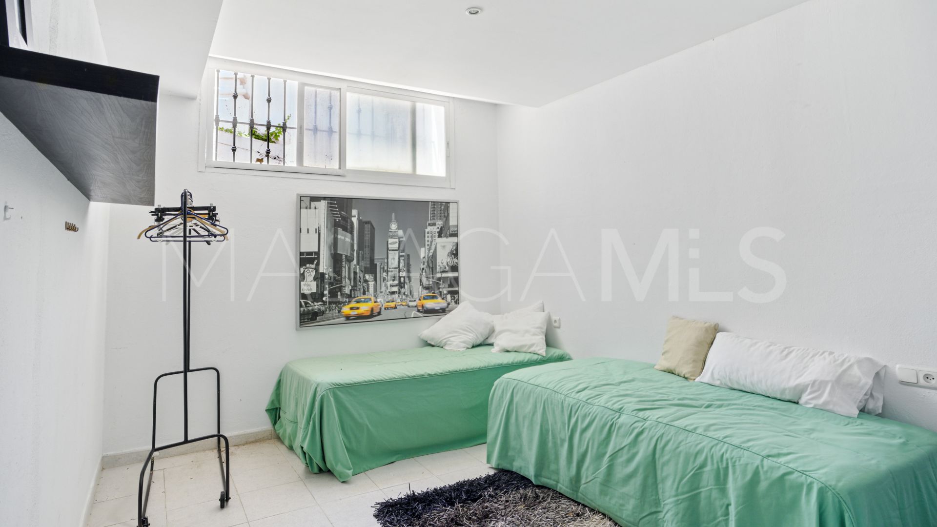 Buy apartamento planta baja in La Herradura