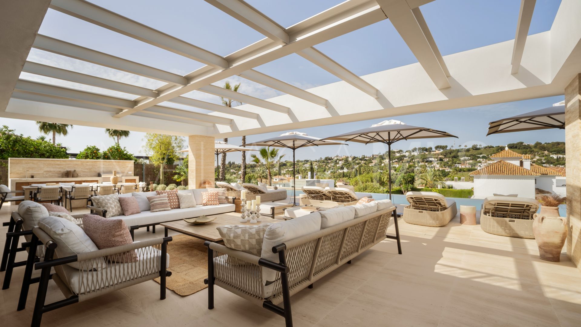 Villa for sale de 6 bedrooms in Aloha