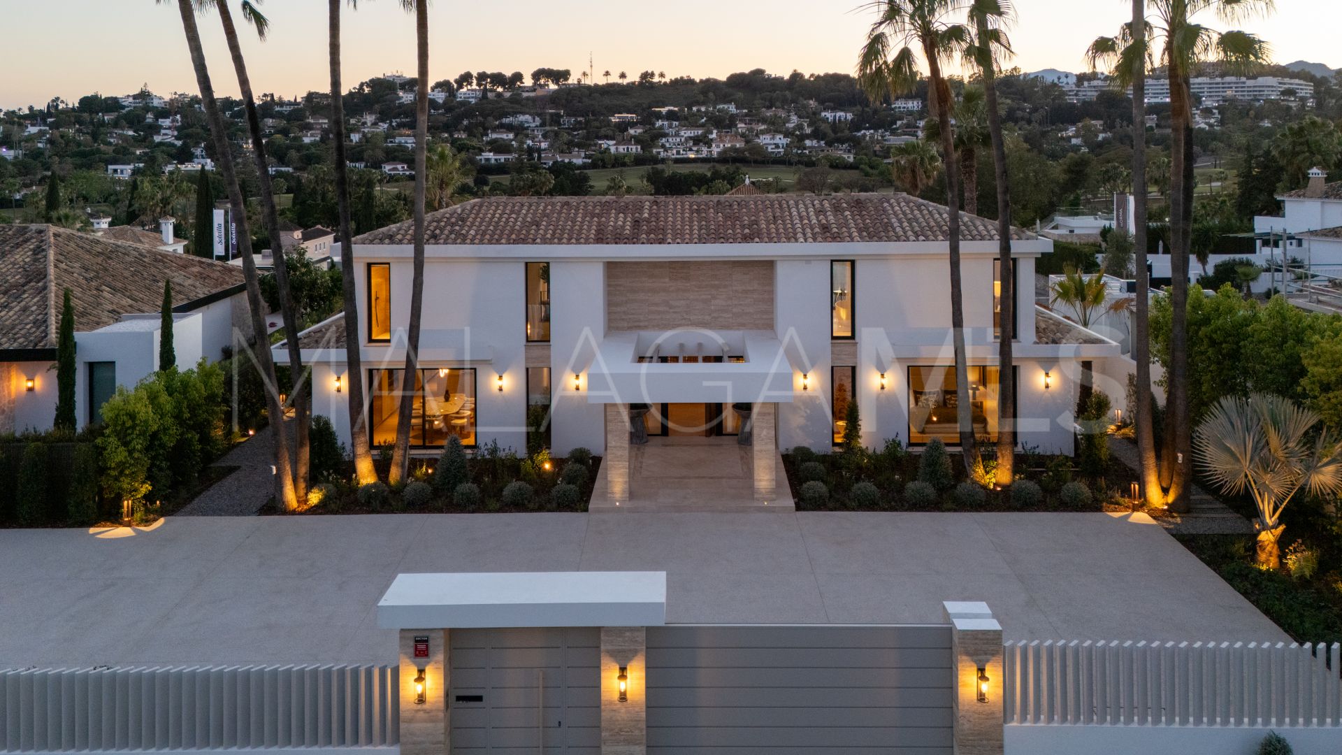 Villa for sale de 6 bedrooms in Aloha