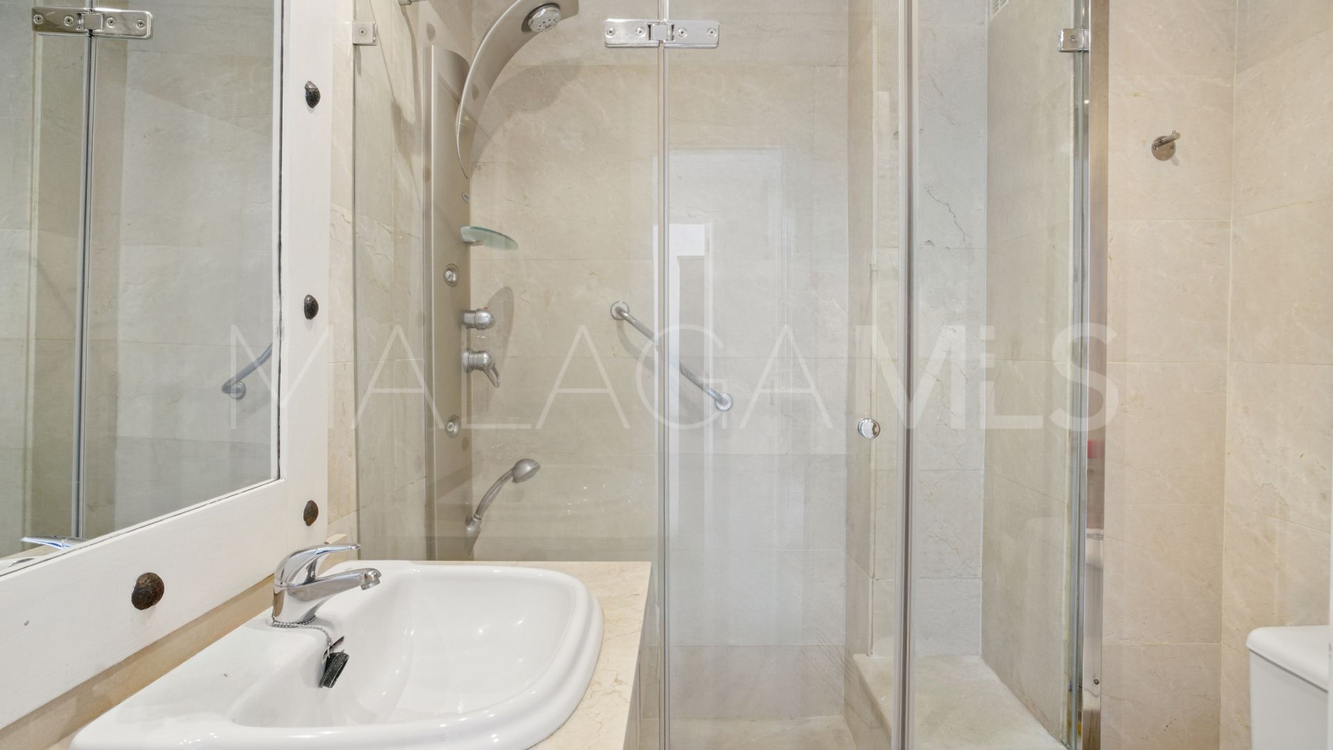 Tvåvånings takvåning for sale in Marbella Real