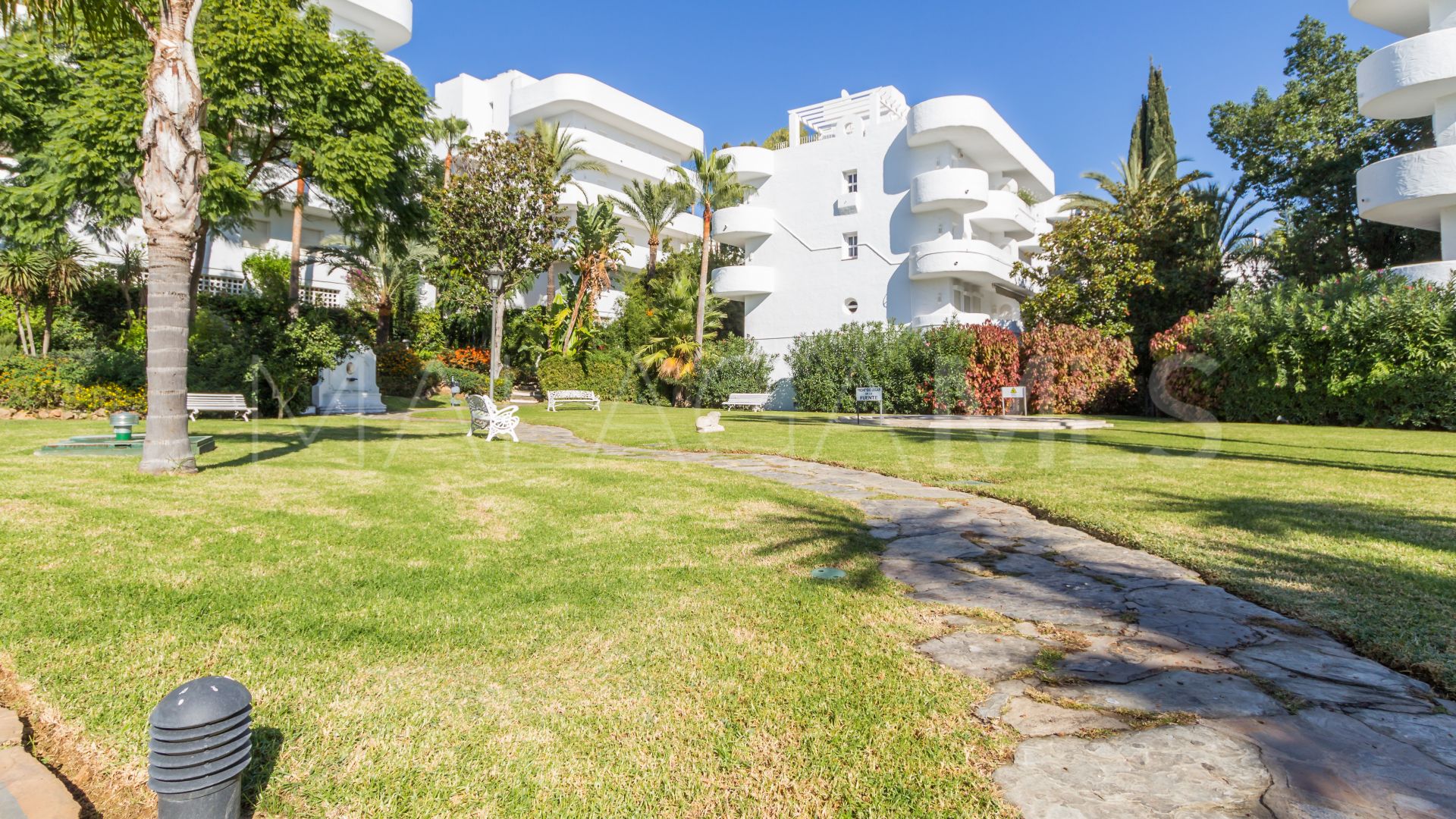 Tvåvånings takvåning for sale in Marbella Real