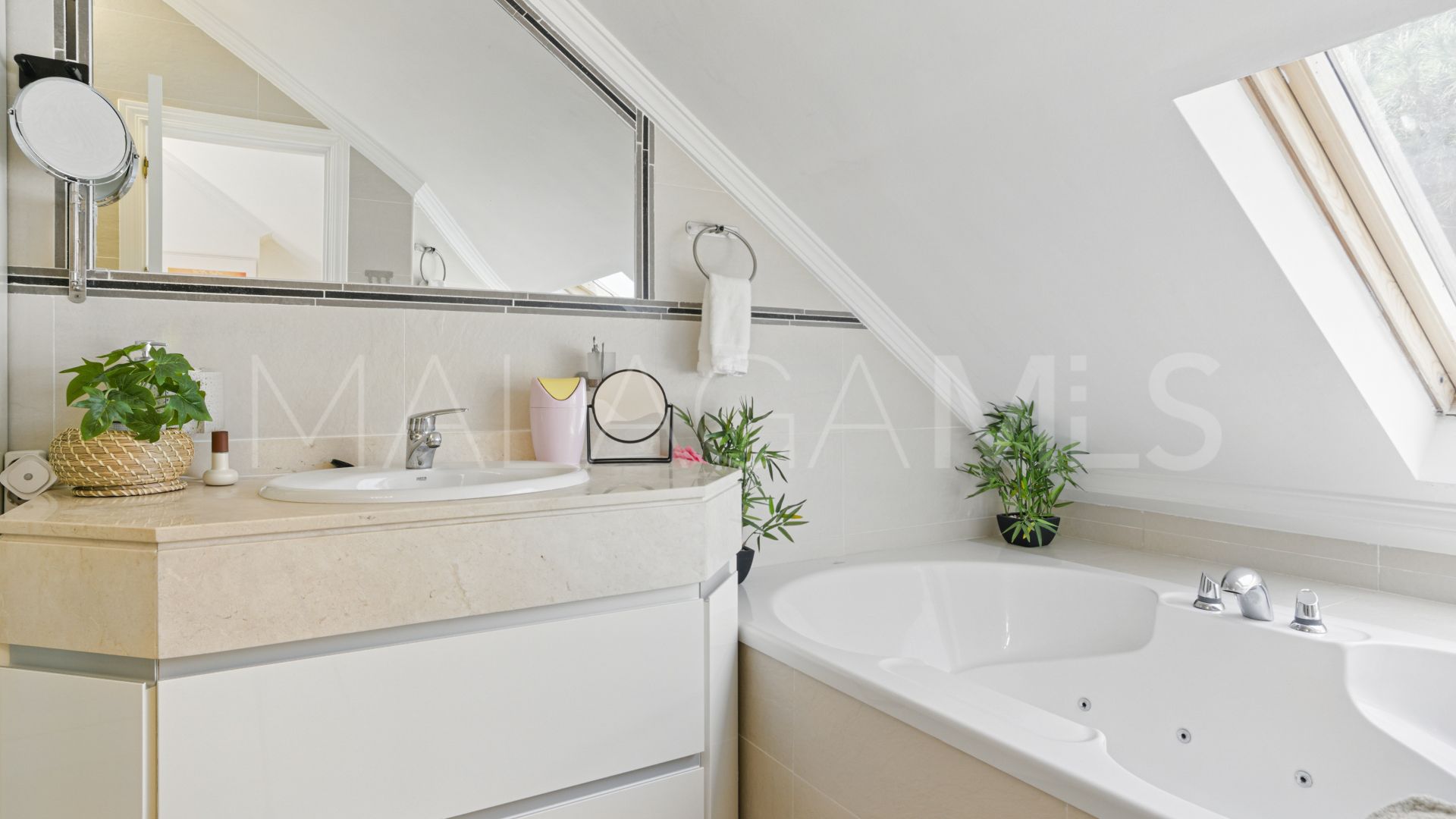Radhus for sale in Sitio de Calahonda