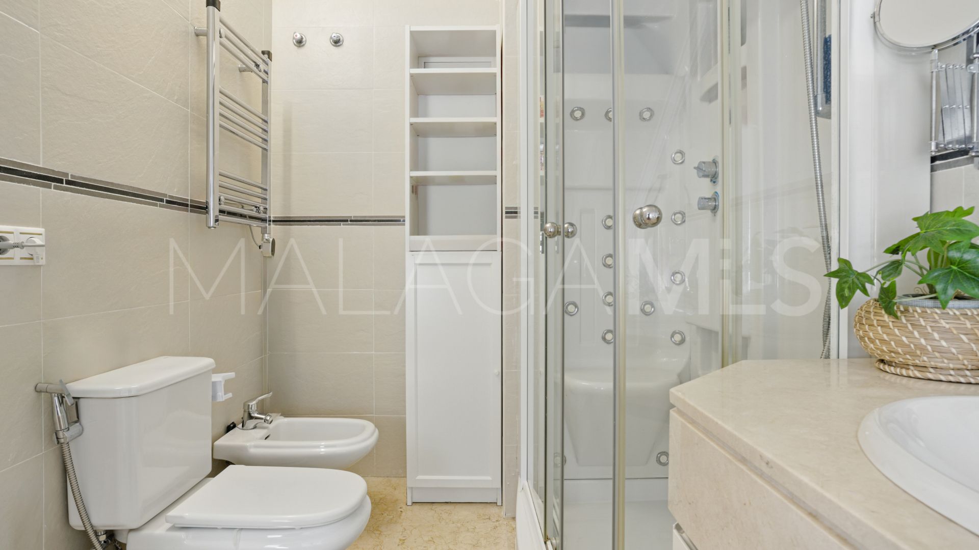 Radhus for sale in Sitio de Calahonda