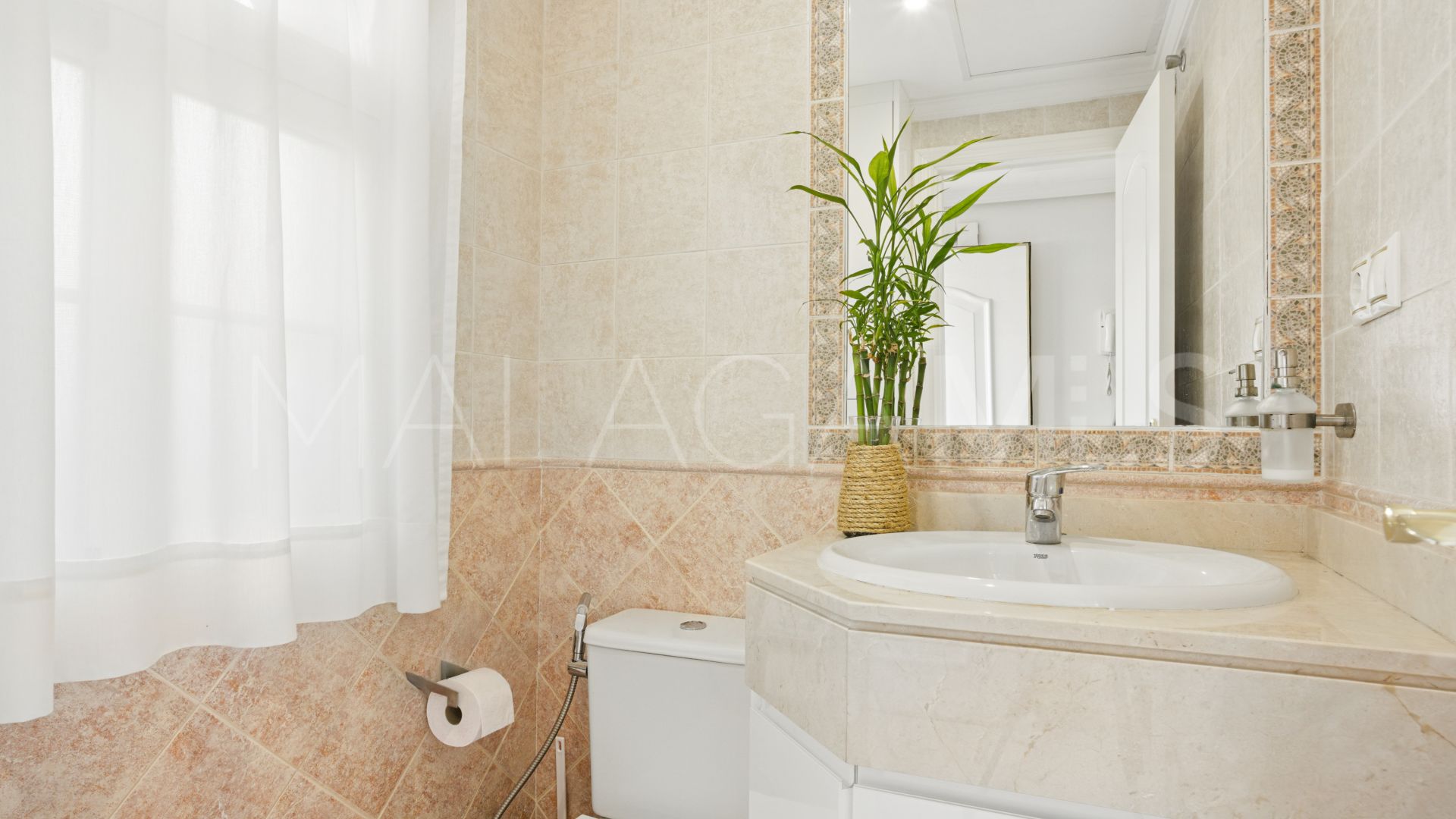 Radhus for sale in Sitio de Calahonda