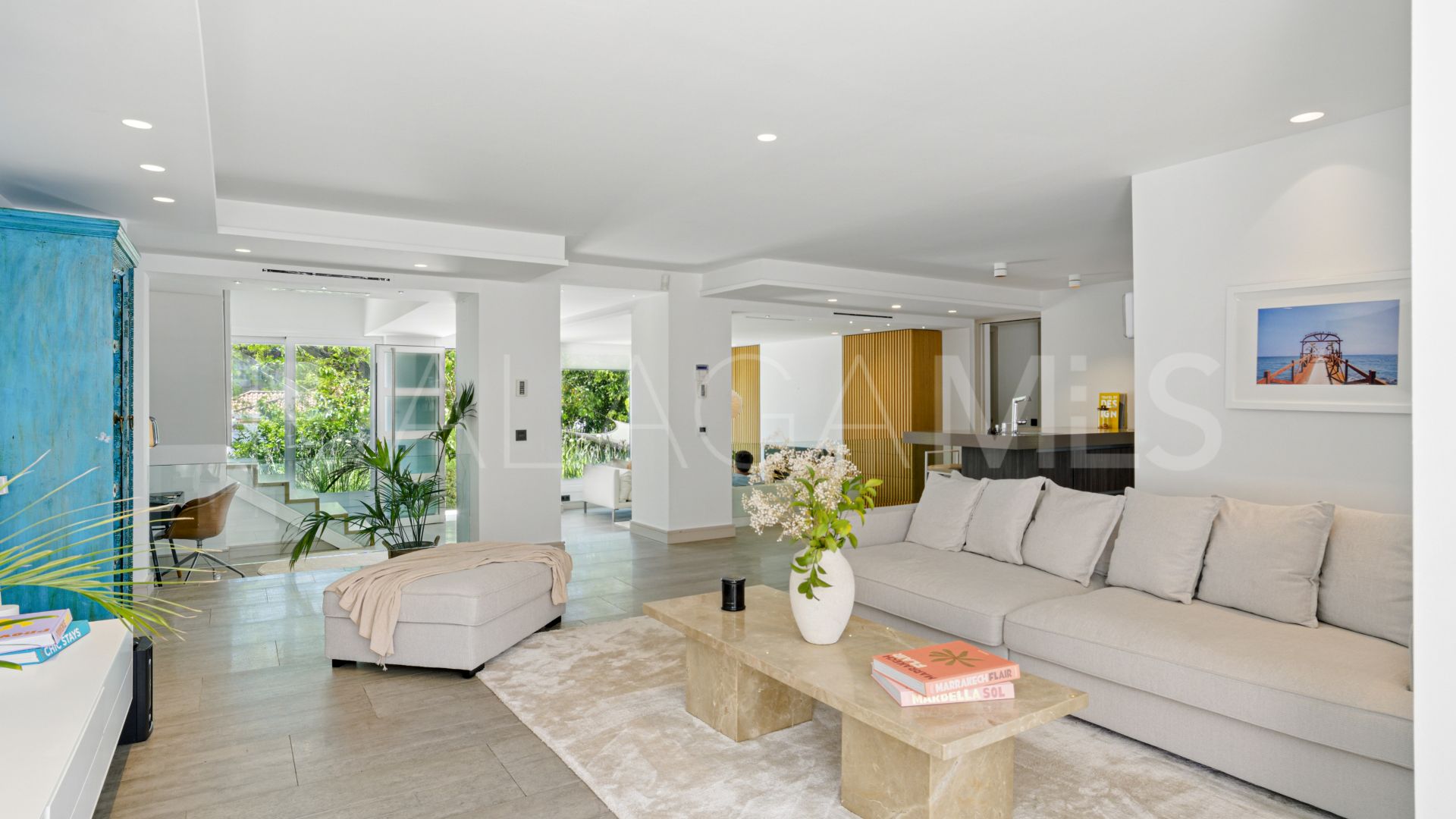 Villa for sale in Nueva Andalucia