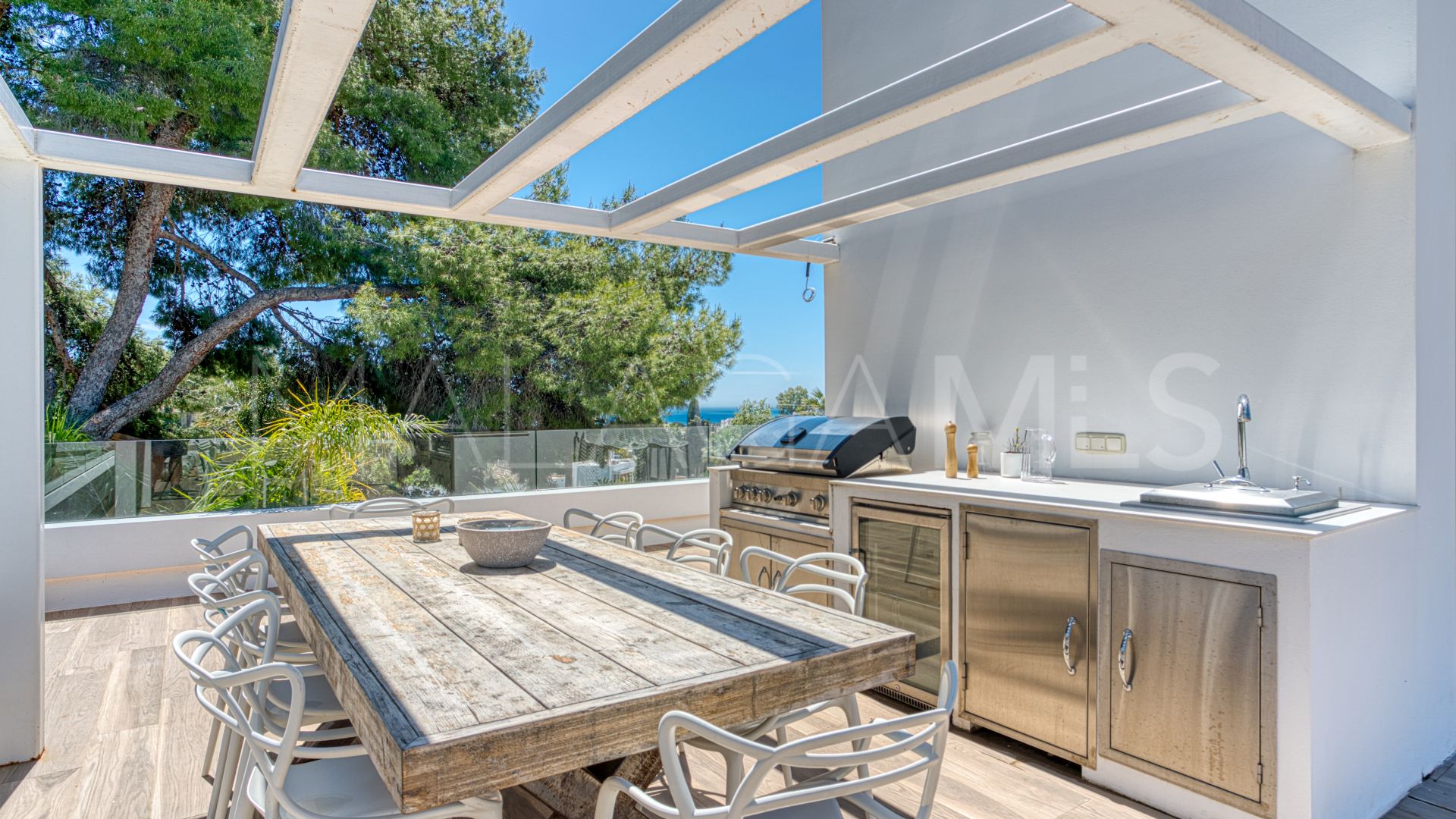 Villa for sale in Nueva Andalucia