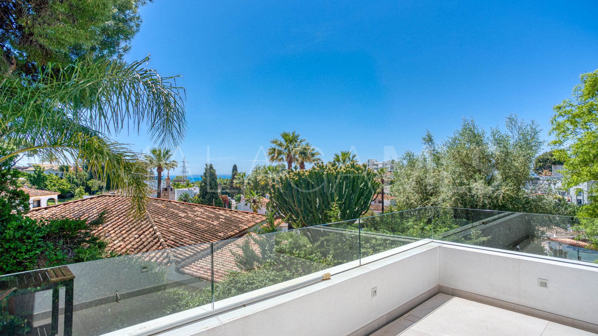 Villa for sale in Nueva Andalucia