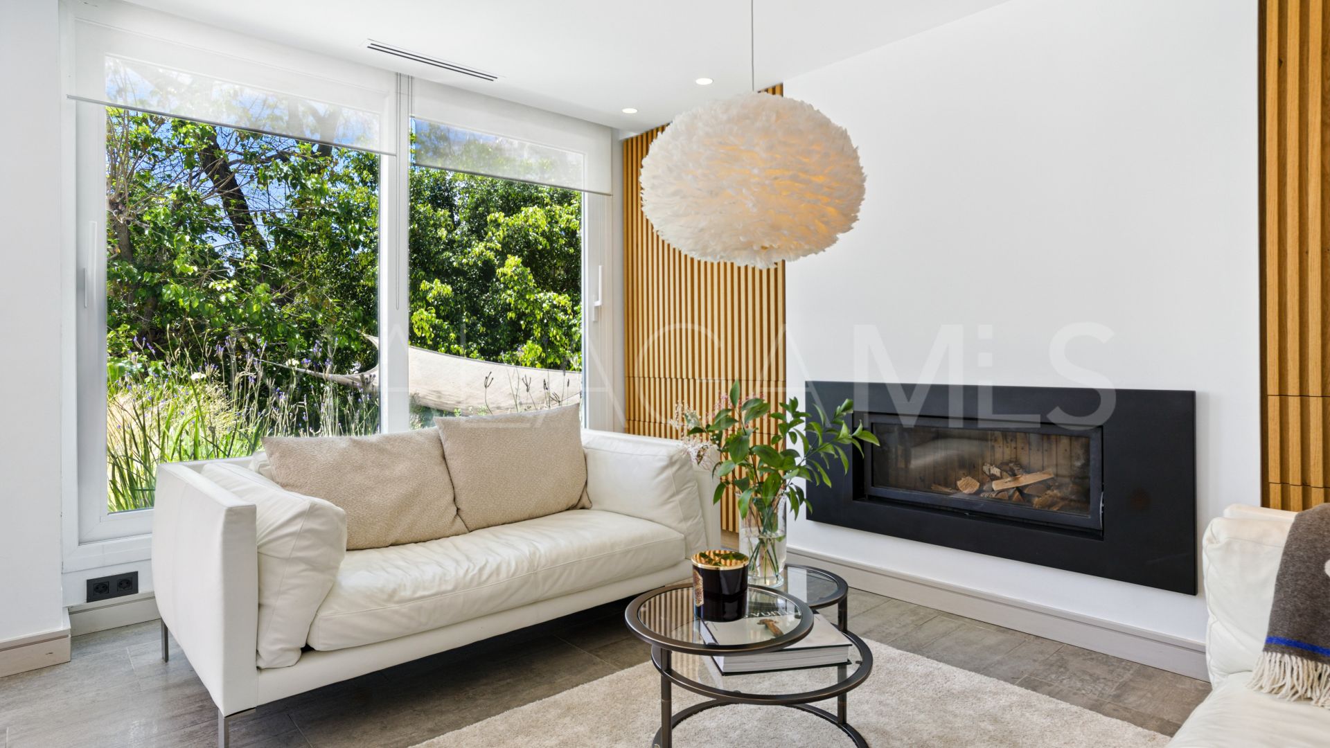 Villa for sale in Nueva Andalucia