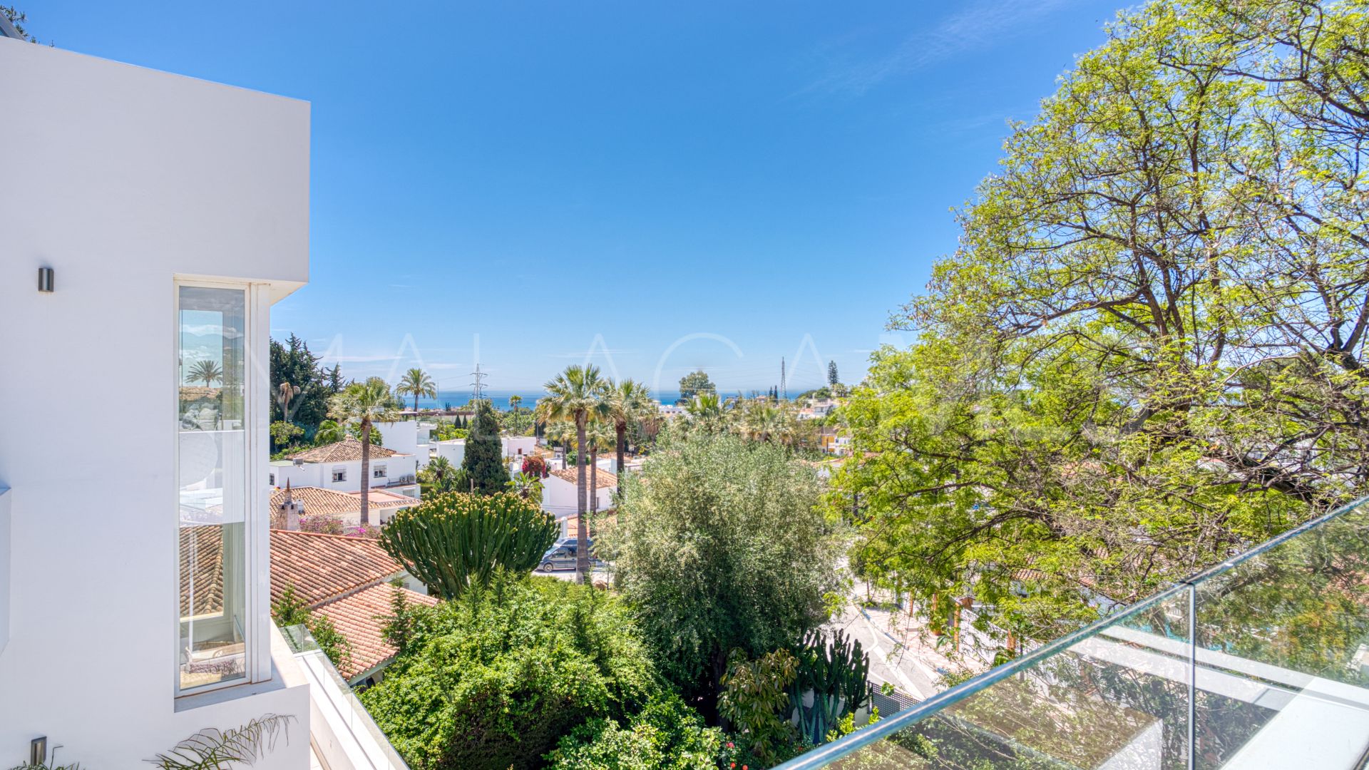 Villa for sale in Nueva Andalucia