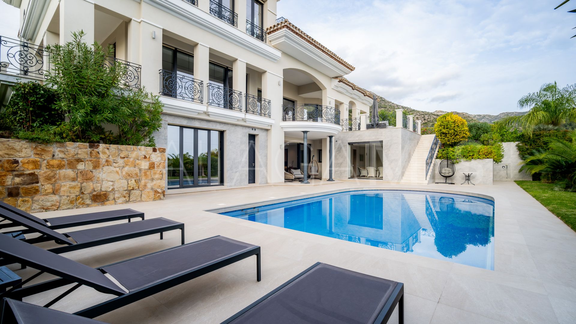 Villa for sale in Sierra Blanca