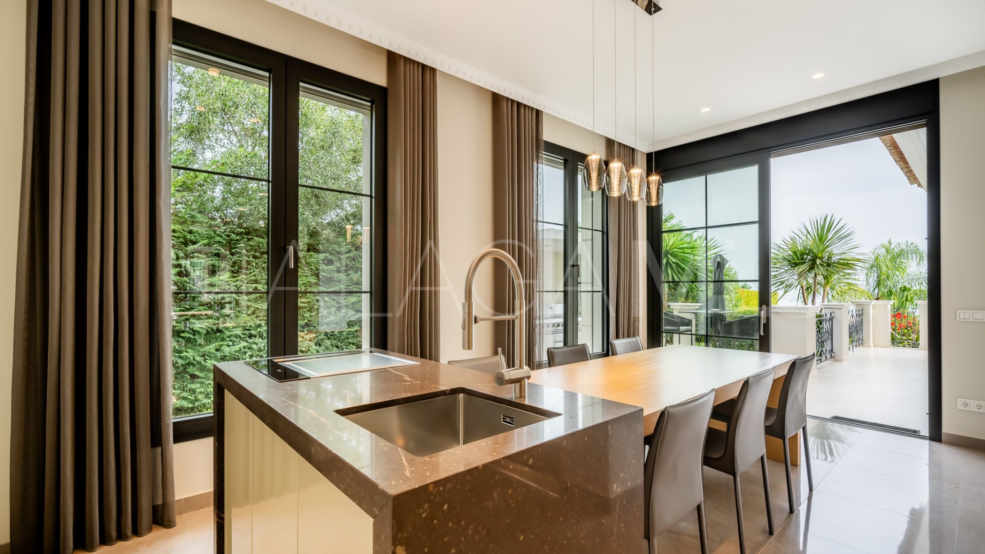 Villa for sale in Sierra Blanca