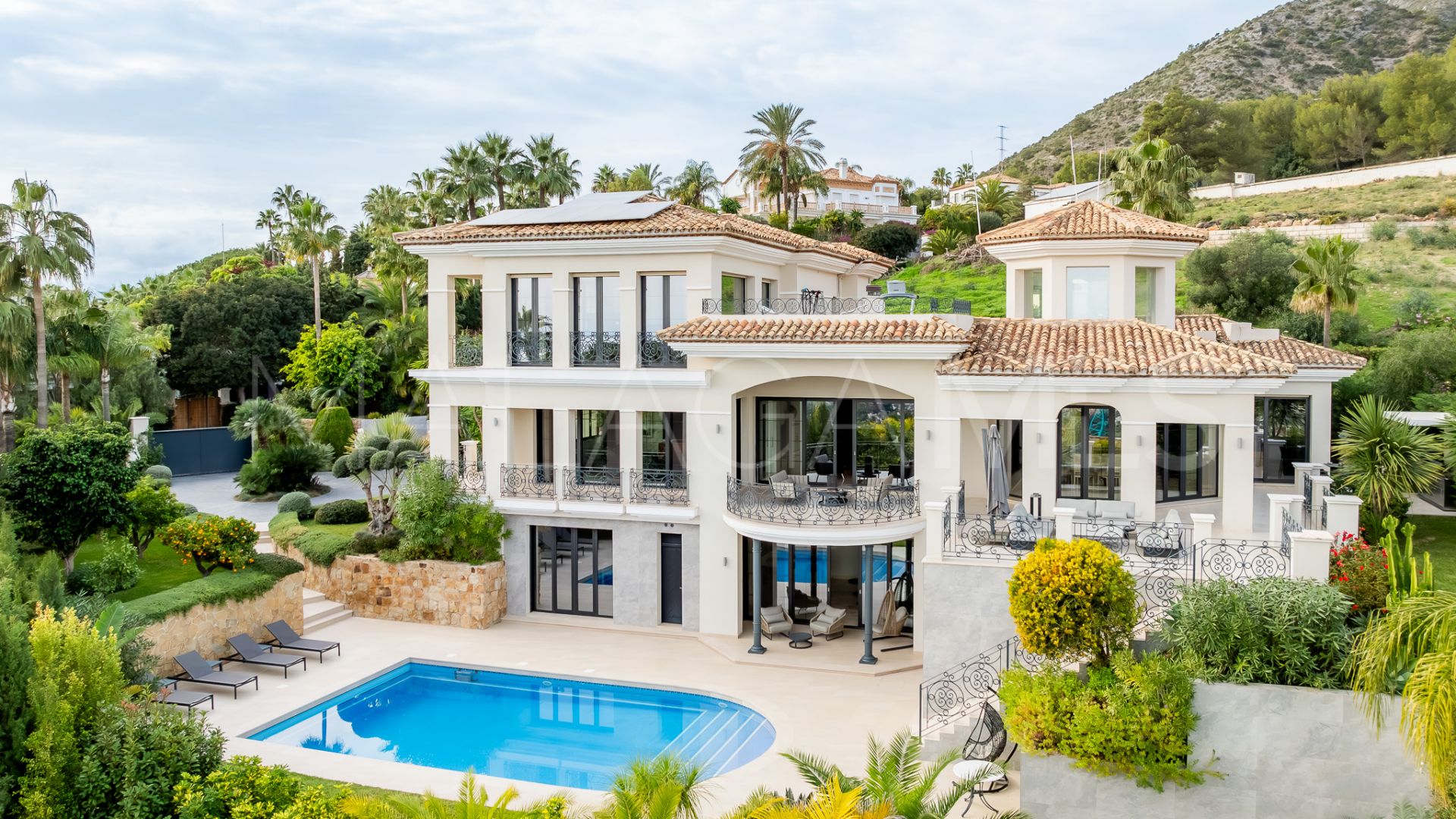 Villa for sale in Sierra Blanca
