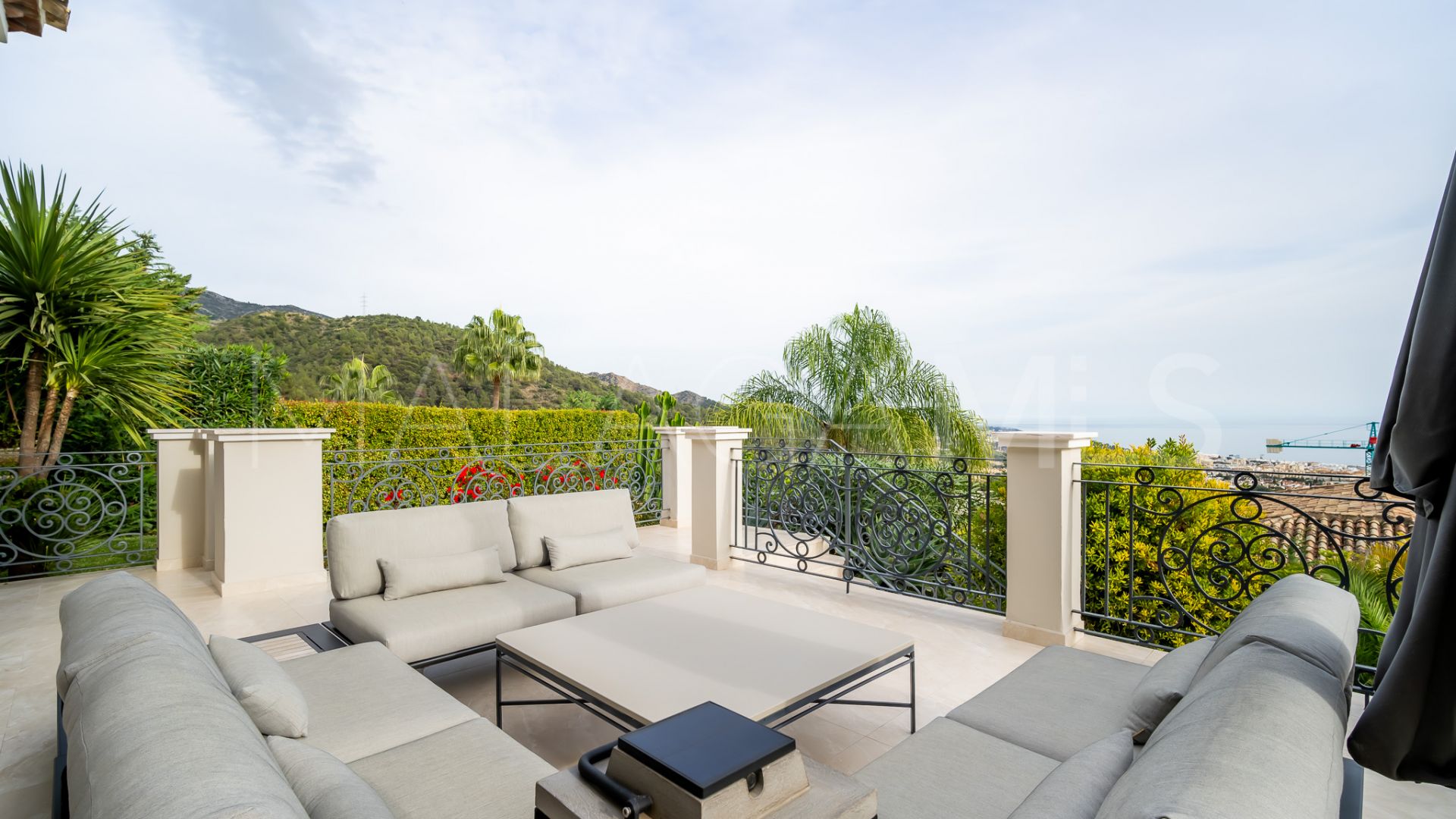 Villa for sale in Sierra Blanca