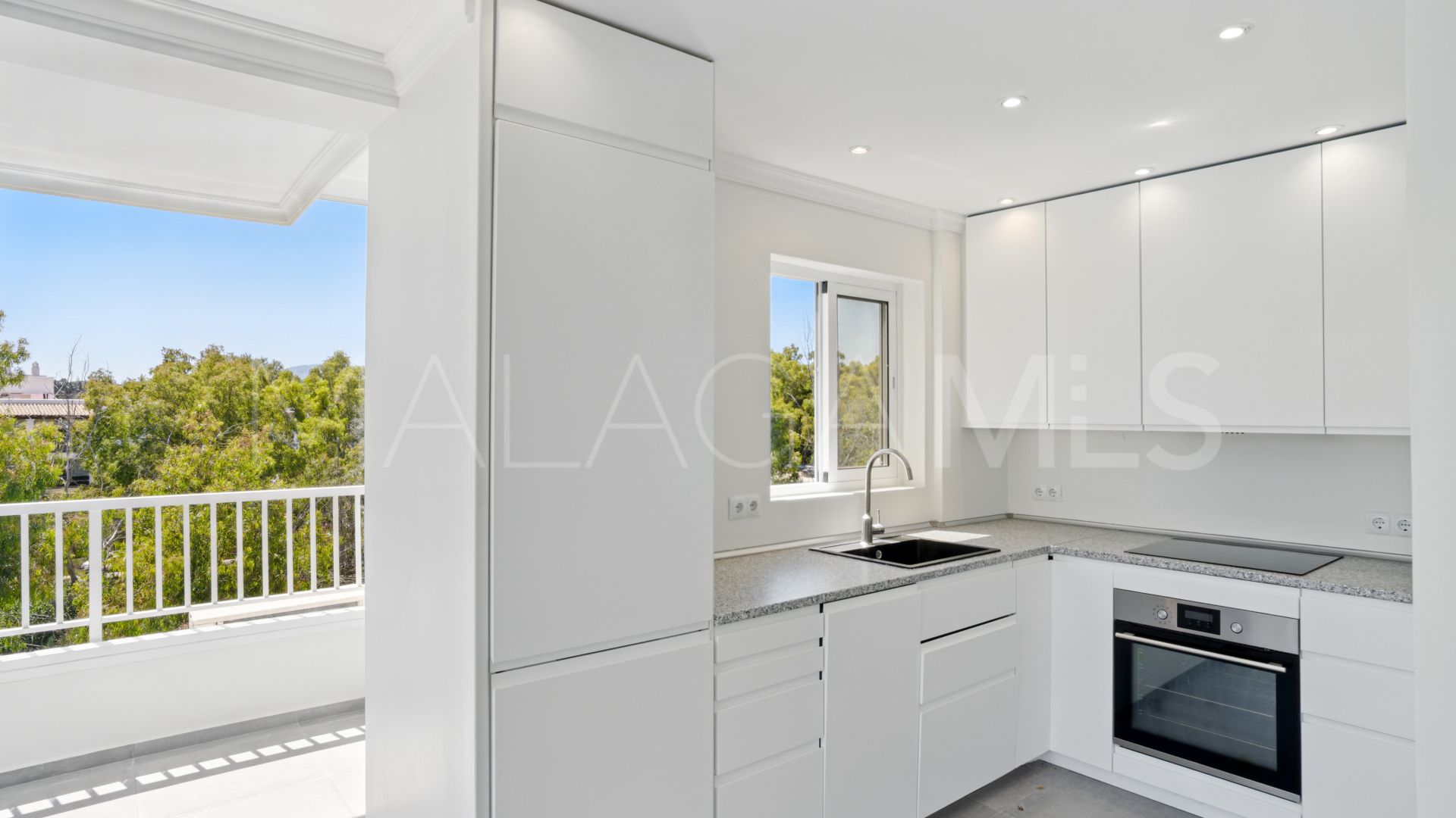 Lägenhet for sale in Marbella Golden Mile