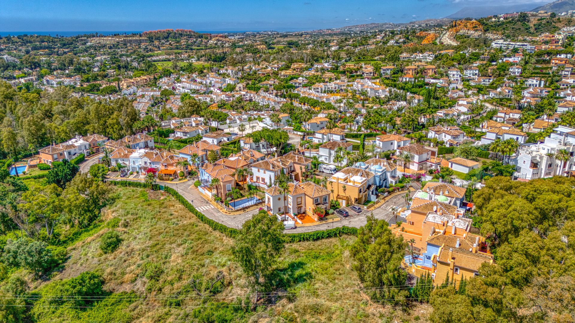Town house for sale in Aloha Lake Village