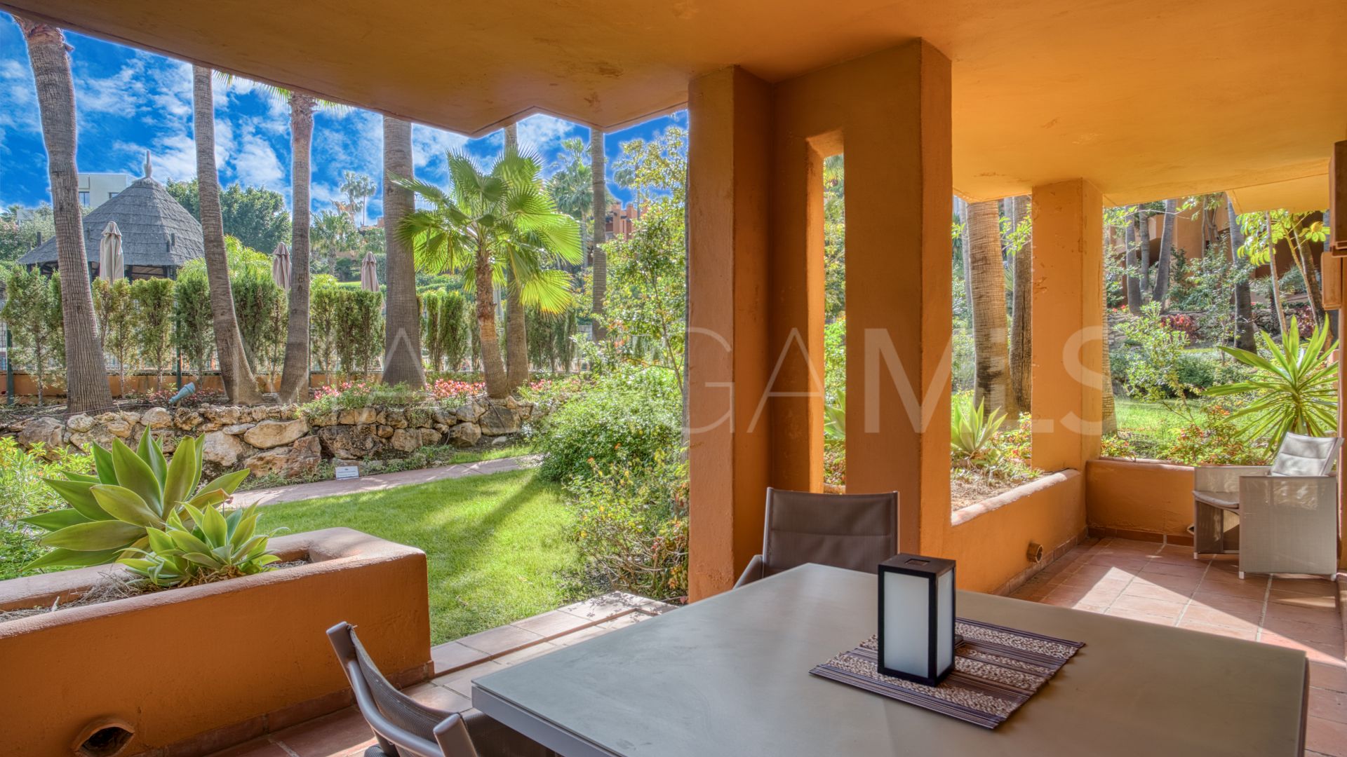 Appartement rez de chaussée for sale in Alminar de Marbella