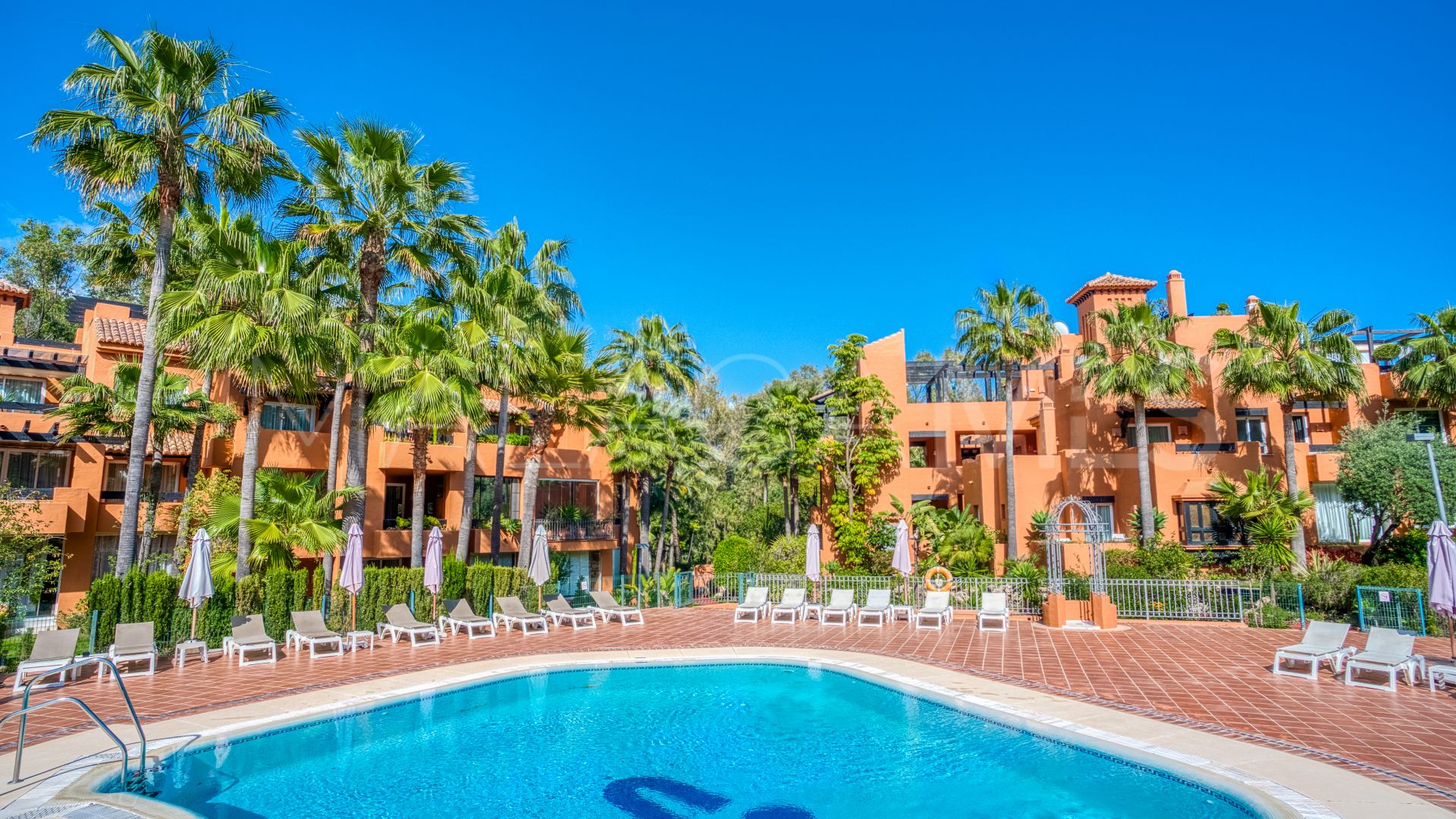 Appartement rez de chaussée for sale in Alminar de Marbella