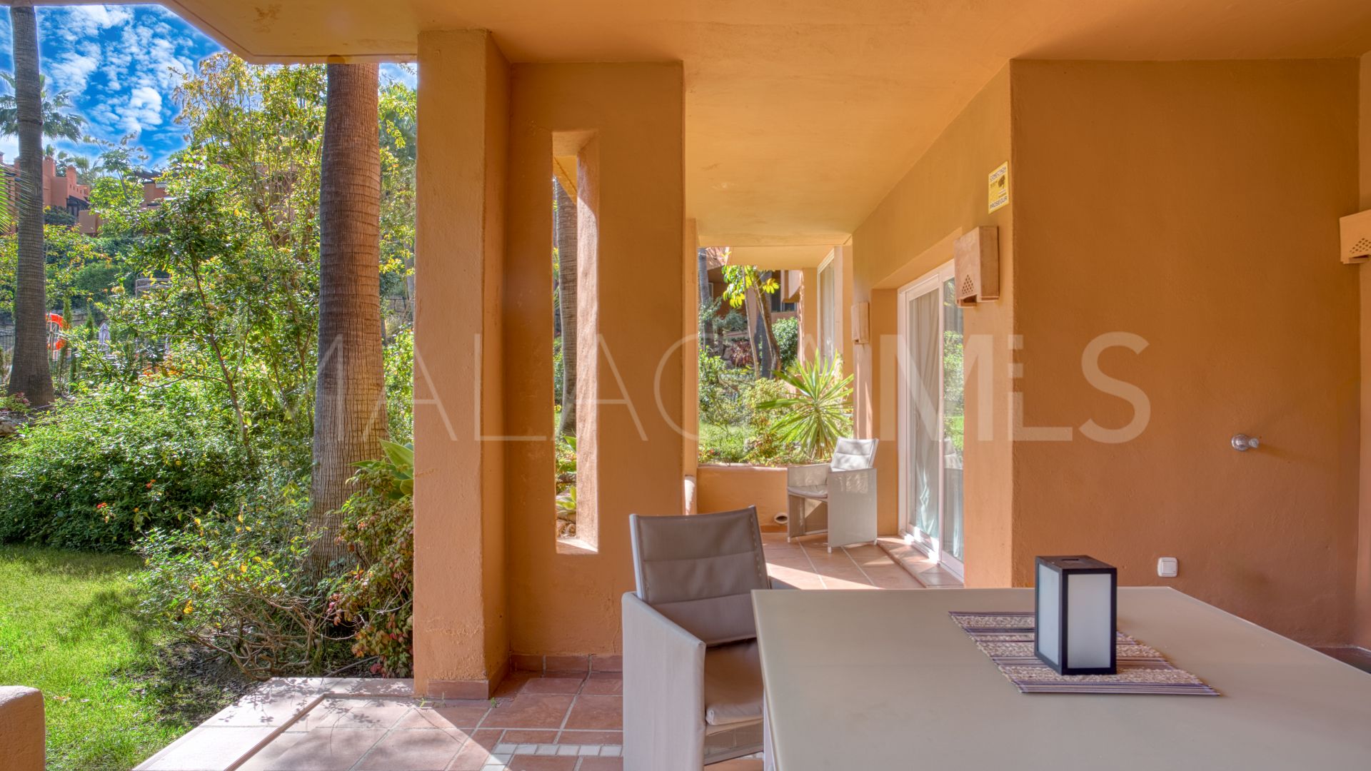 Appartement rez de chaussée for sale in Alminar de Marbella