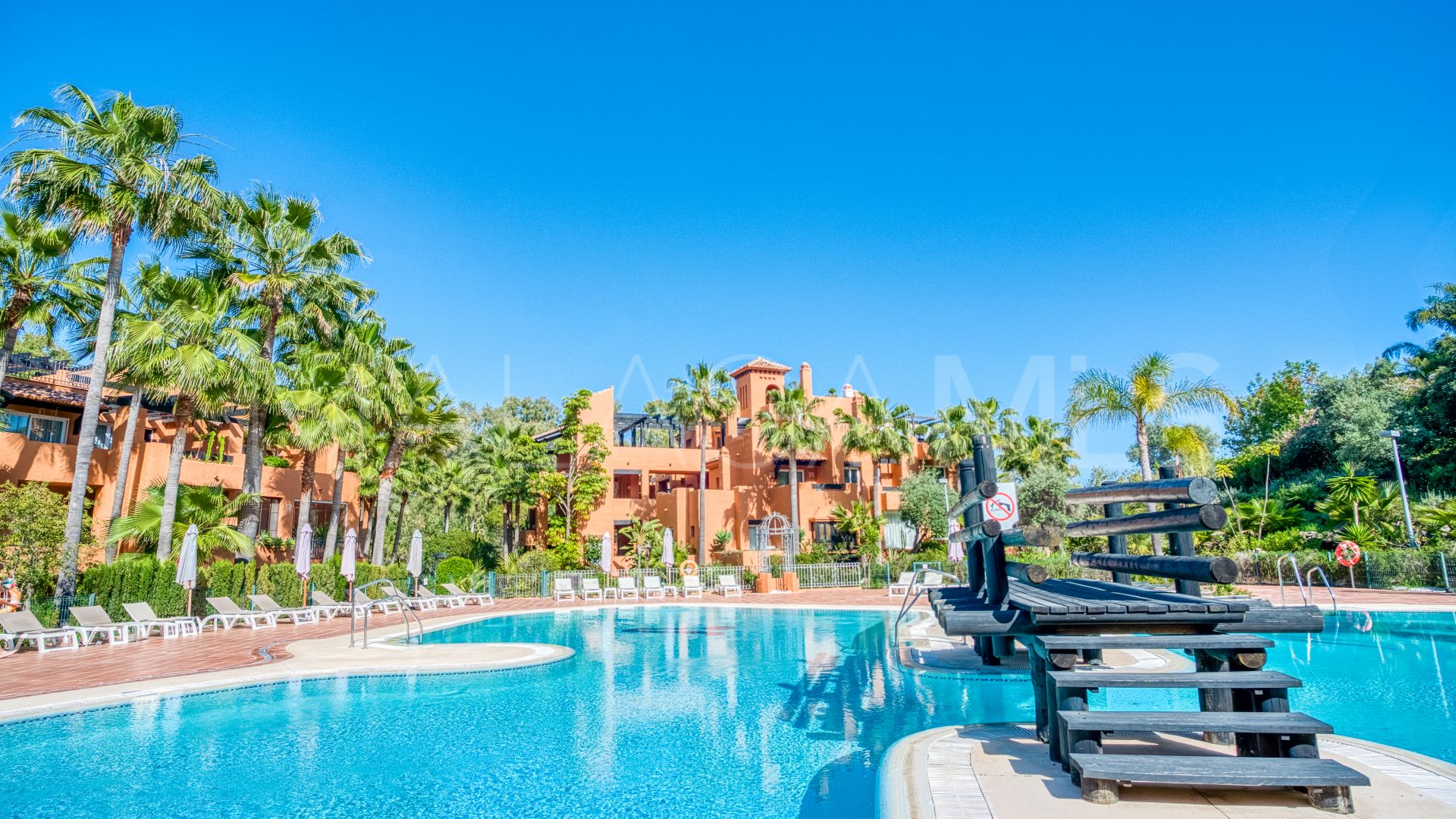 Appartement rez de chaussée for sale in Alminar de Marbella
