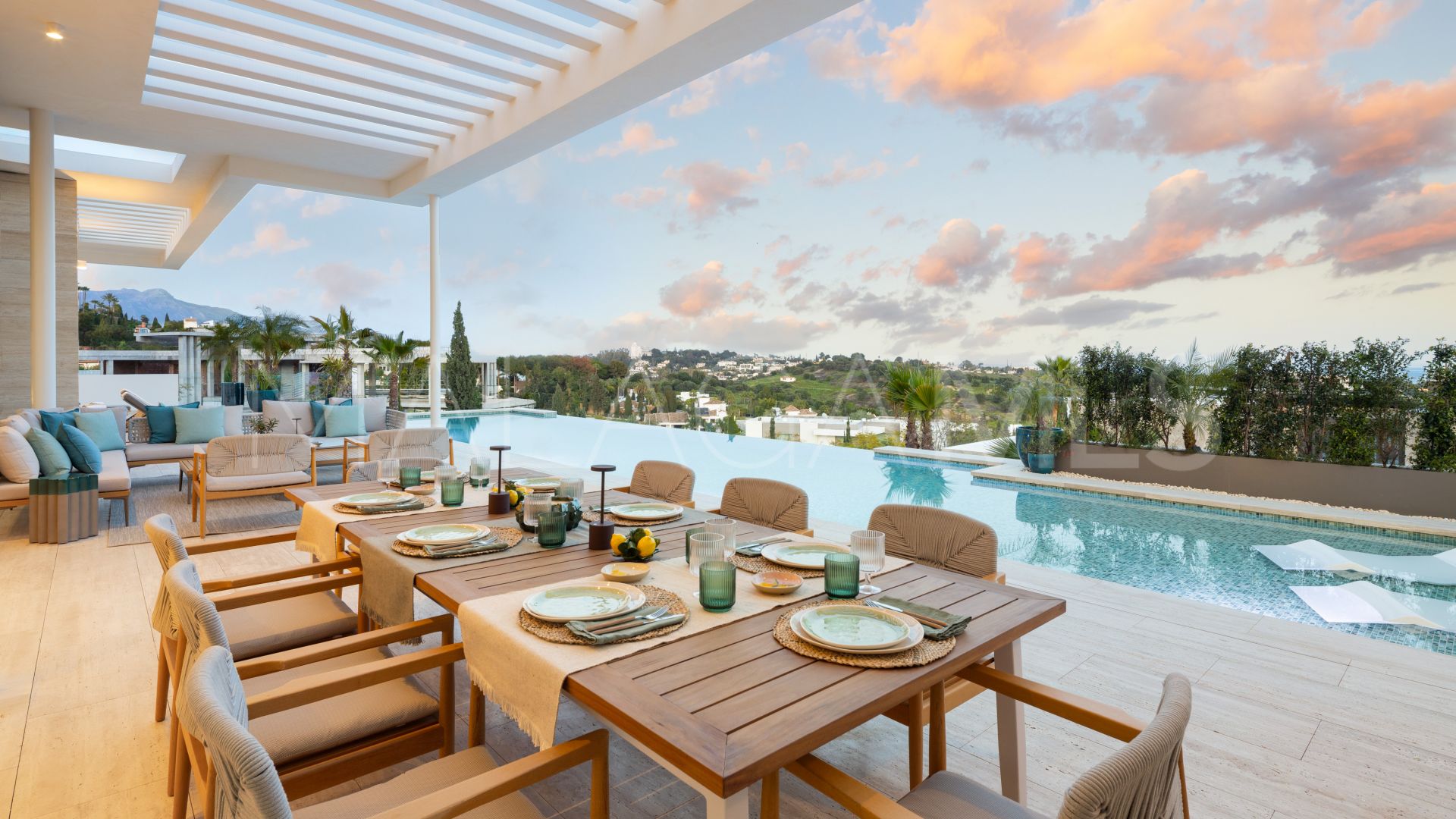 Villa for sale in Los Flamingos with 6 bedrooms