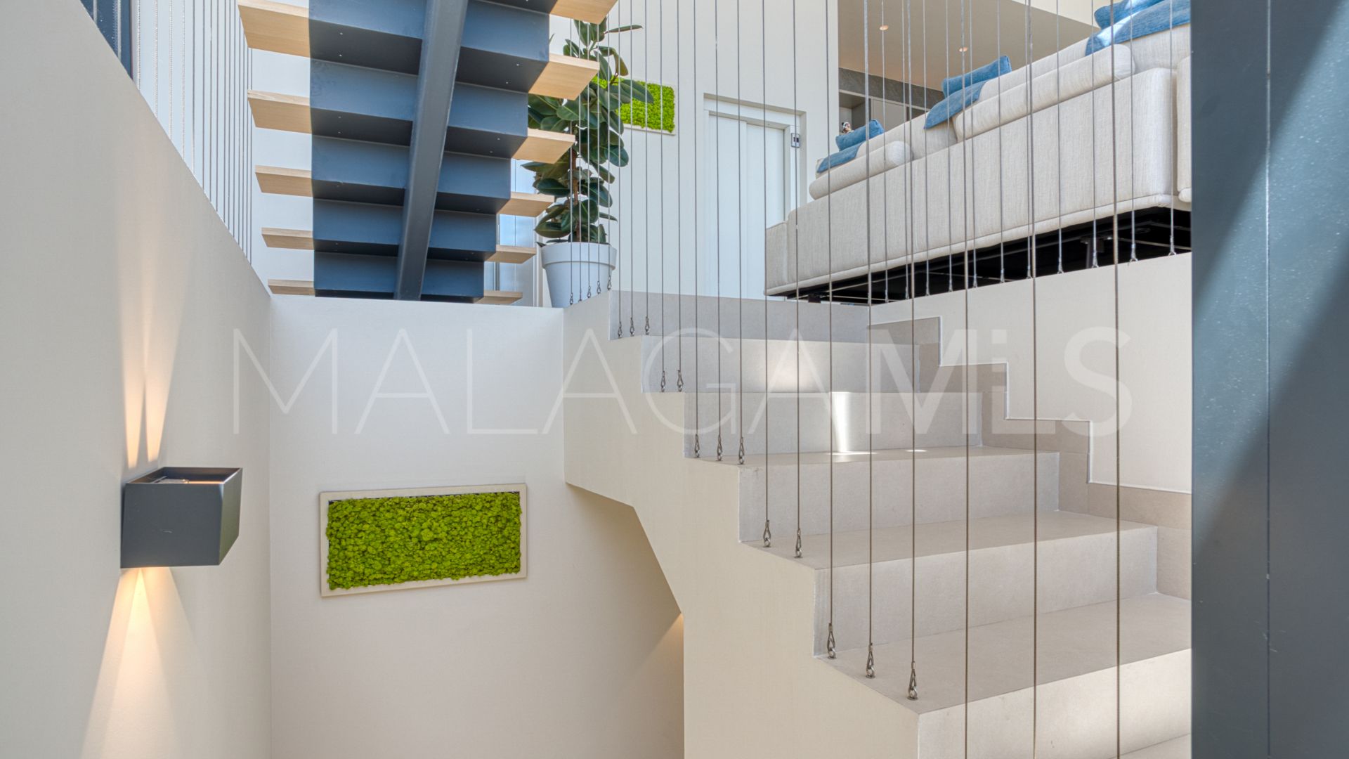 Villa for sale in Los Altos de los Monteros