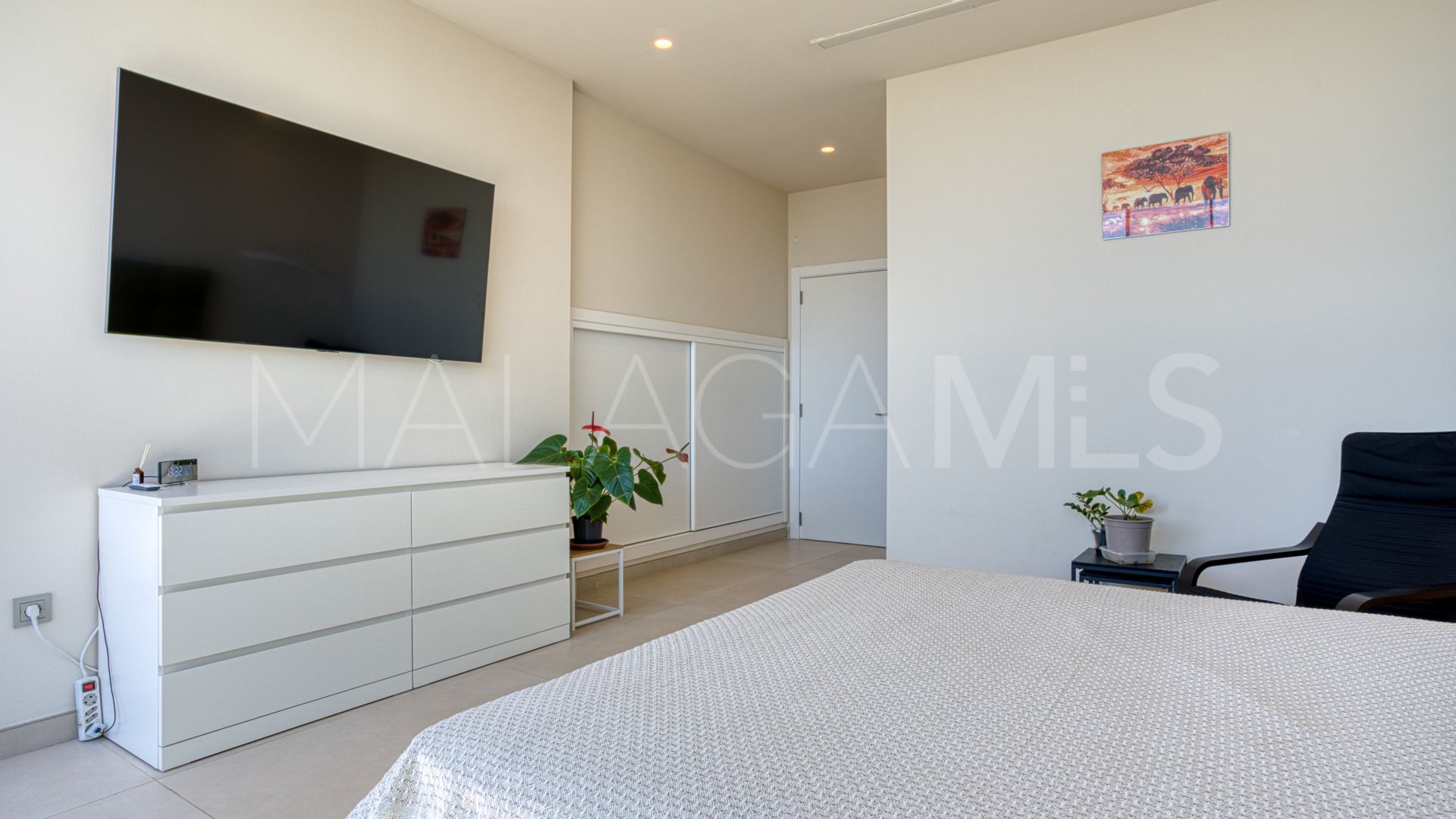Villa for sale in Los Altos de los Monteros