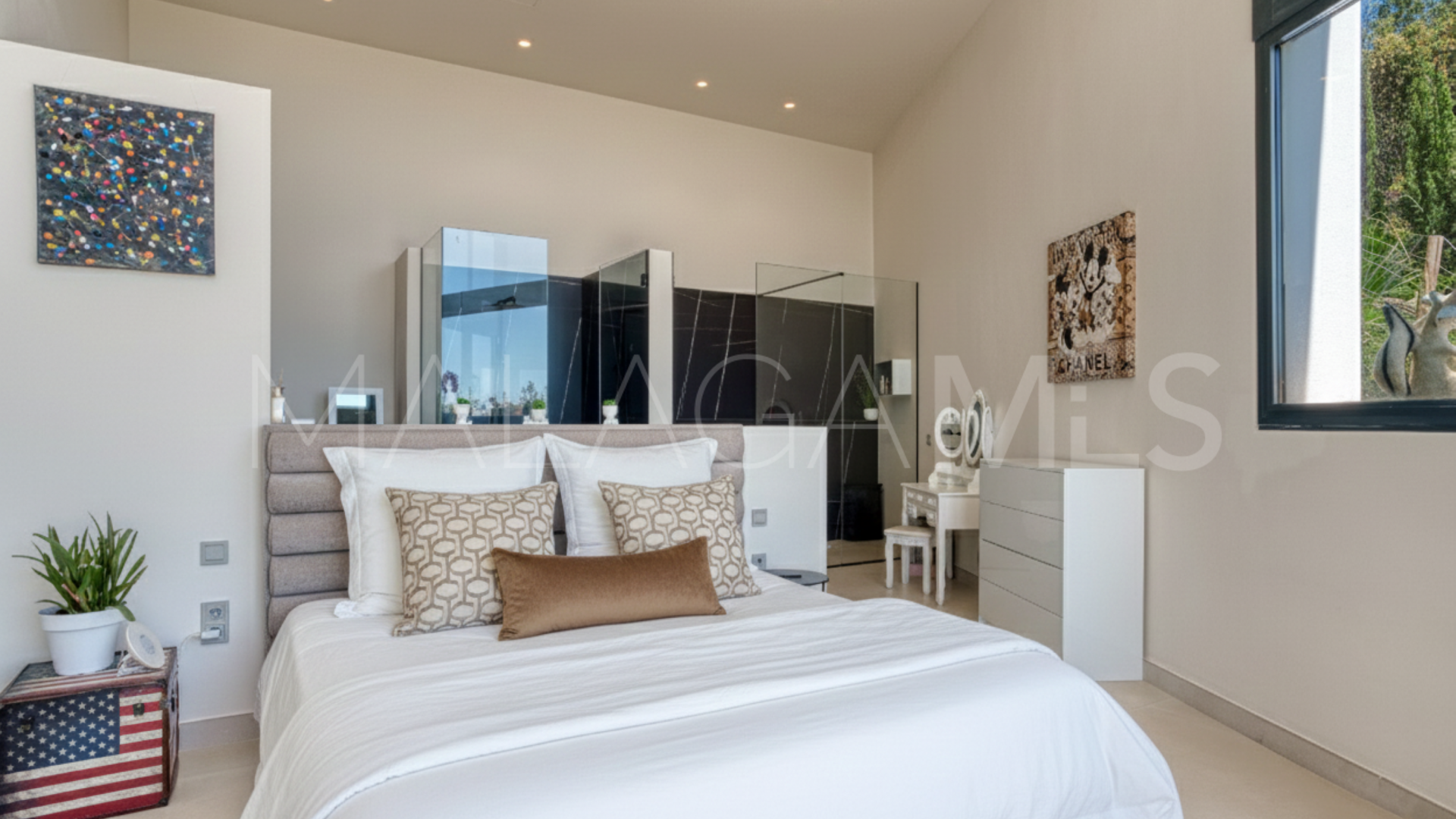 Villa for sale in Los Altos de los Monteros