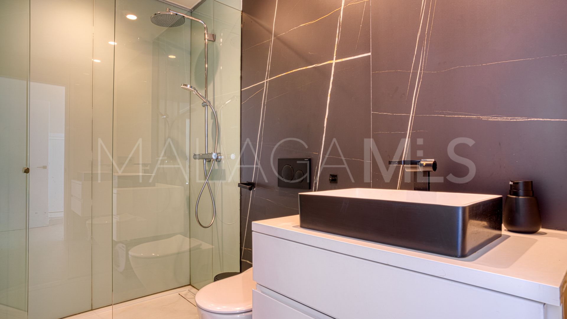Villa for sale in Los Altos de los Monteros