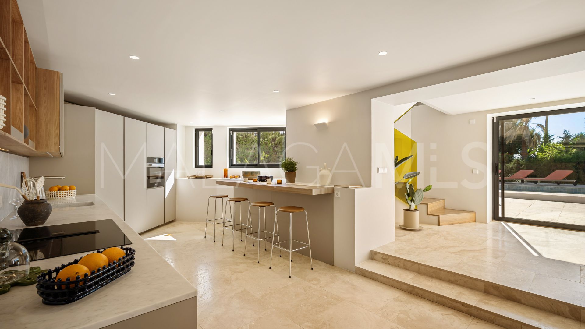 Villa for sale in Nueva Andalucia