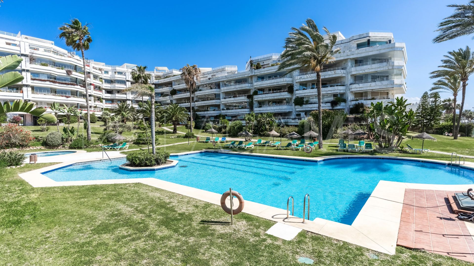 For sale apartment with 2 bedrooms in Playa Esmeralda