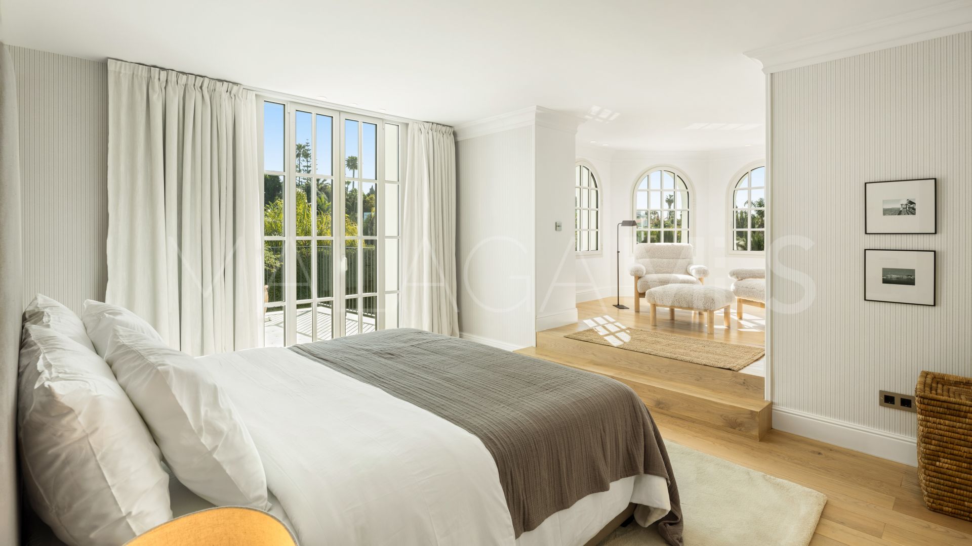 Villa for sale in Nueva Andalucia