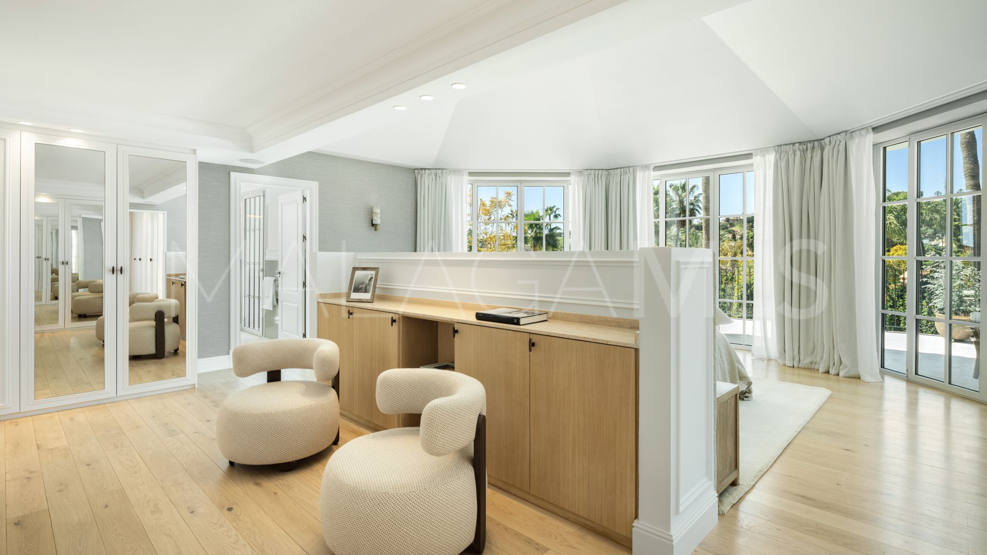 Villa for sale in Nueva Andalucia