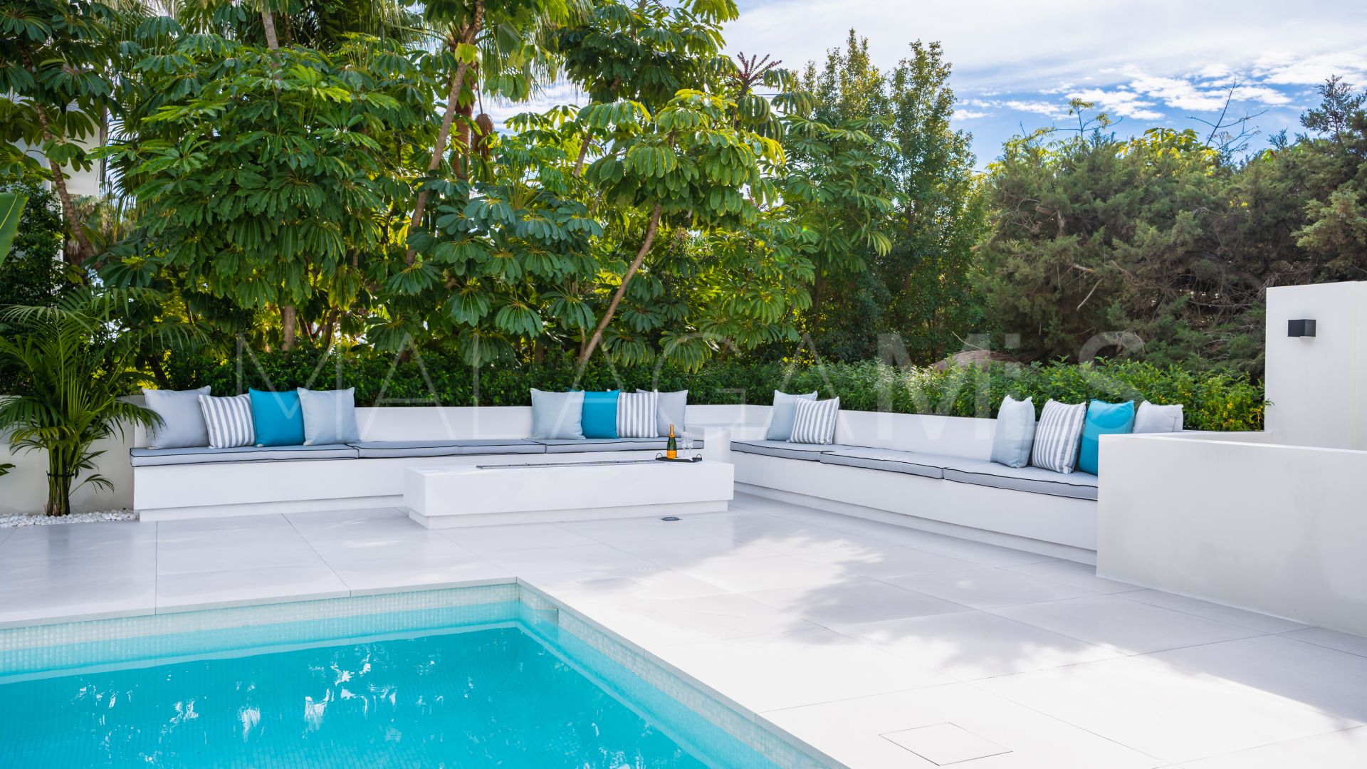 Villa for sale in Marbesa