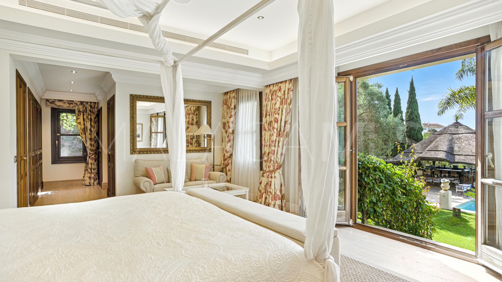 Villa for sale in Las Lomas del Marbella Club