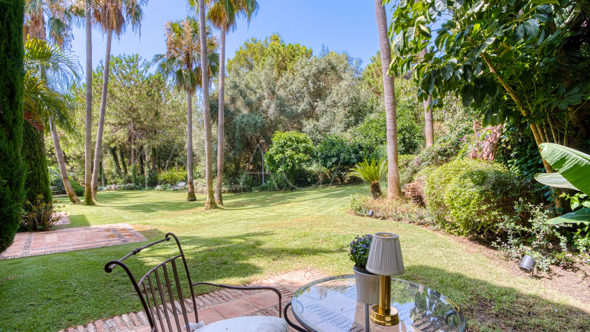 Villa for sale in Las Lomas del Marbella Club
