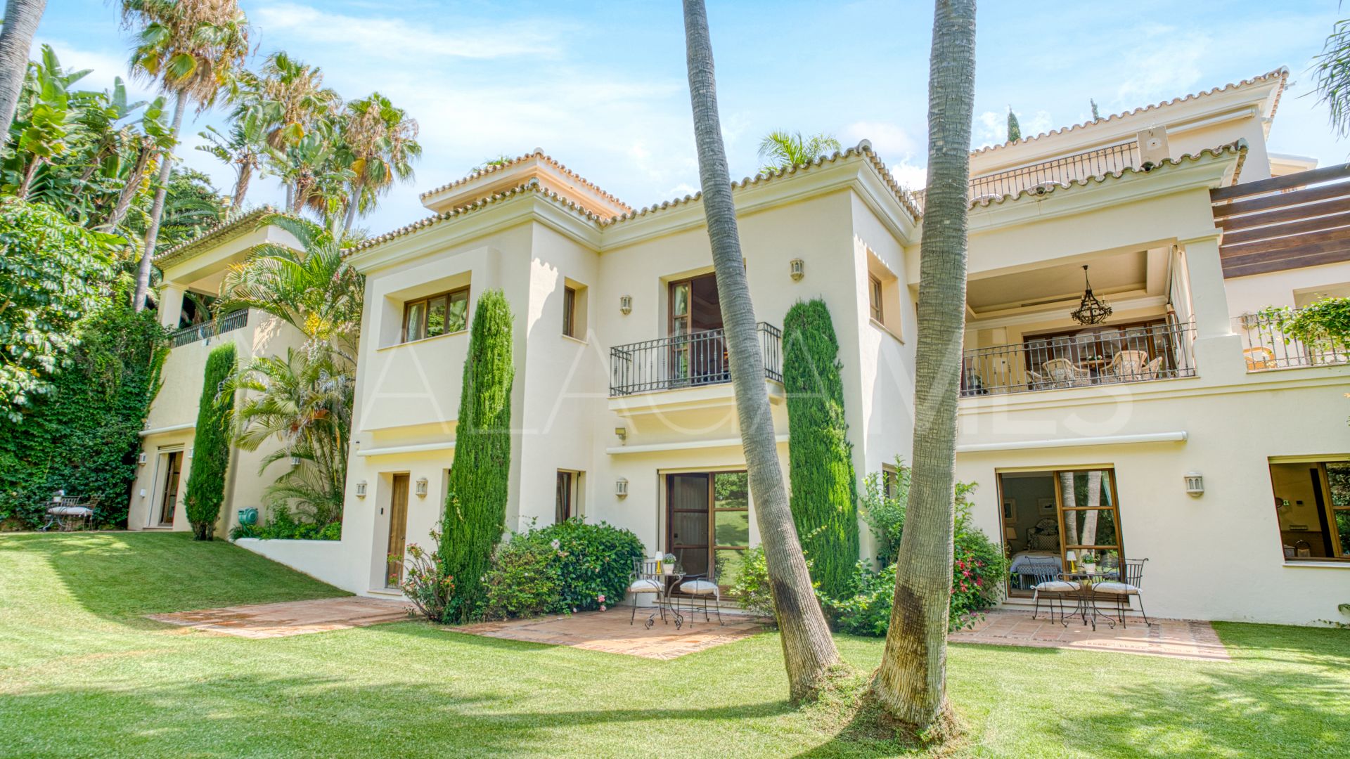 Villa for sale in Las Lomas del Marbella Club