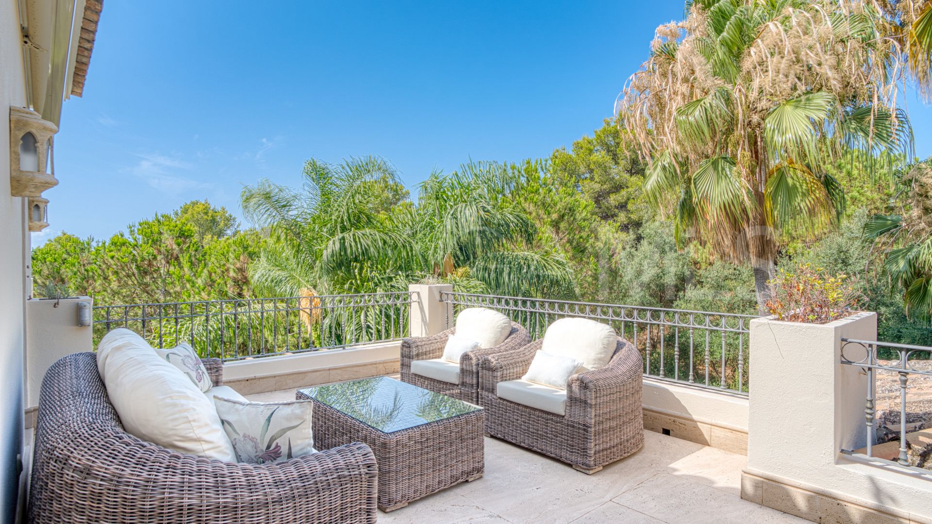 Villa for sale in Las Lomas del Marbella Club