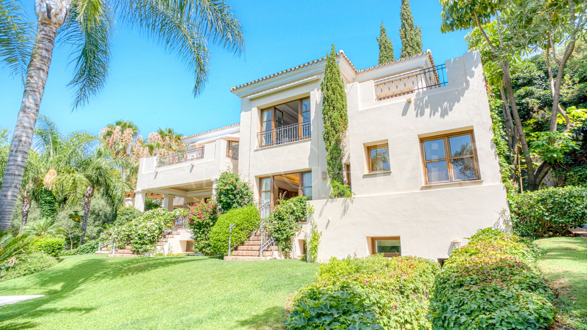 Villa for sale in Las Lomas del Marbella Club