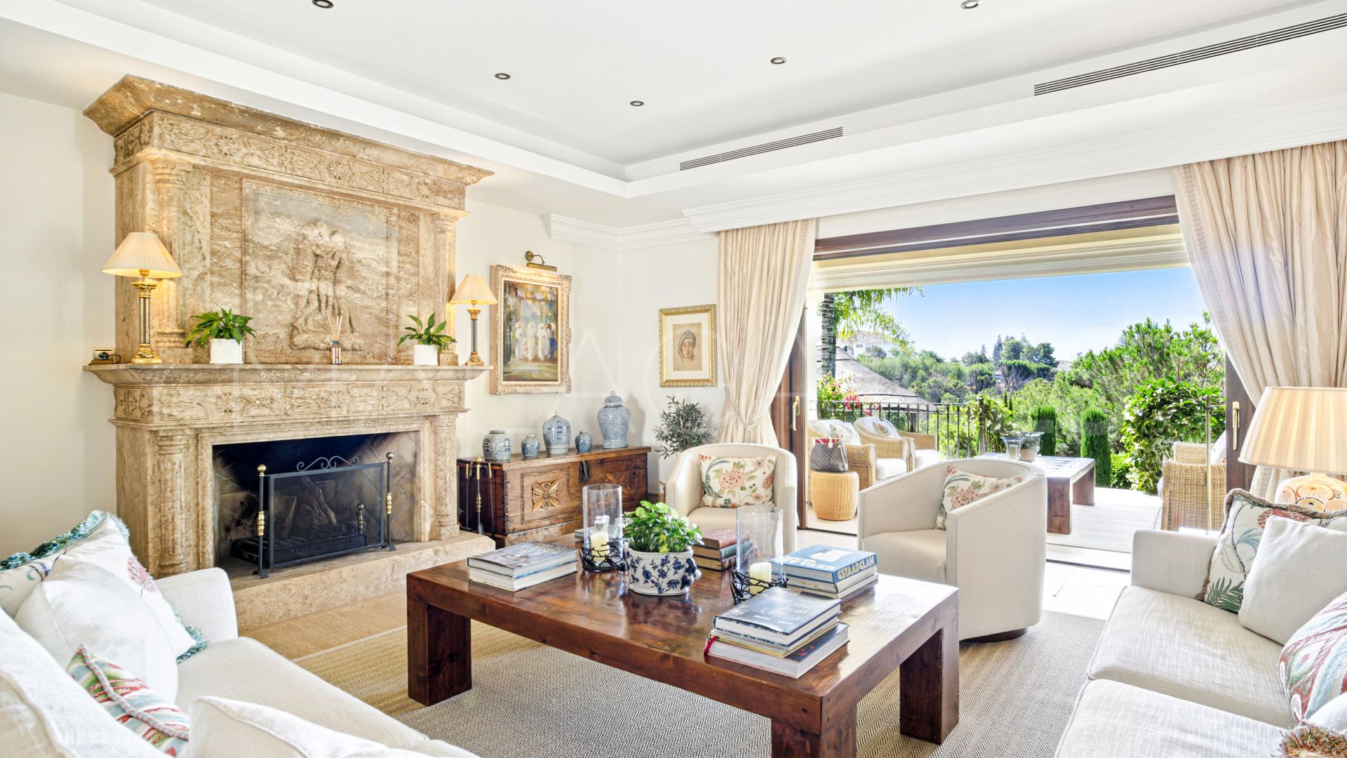 Villa for sale in Las Lomas del Marbella Club