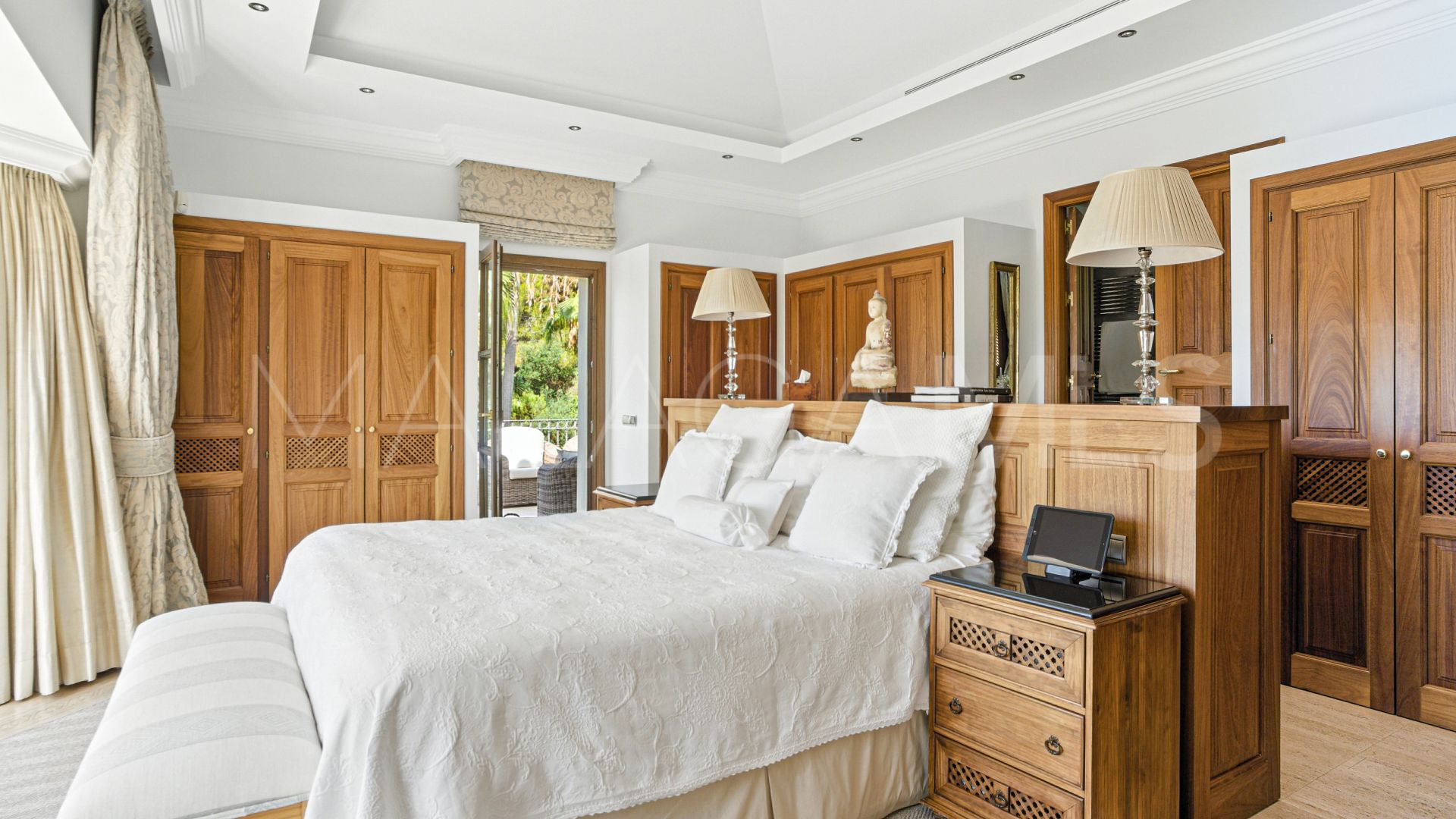 Villa for sale in Las Lomas del Marbella Club