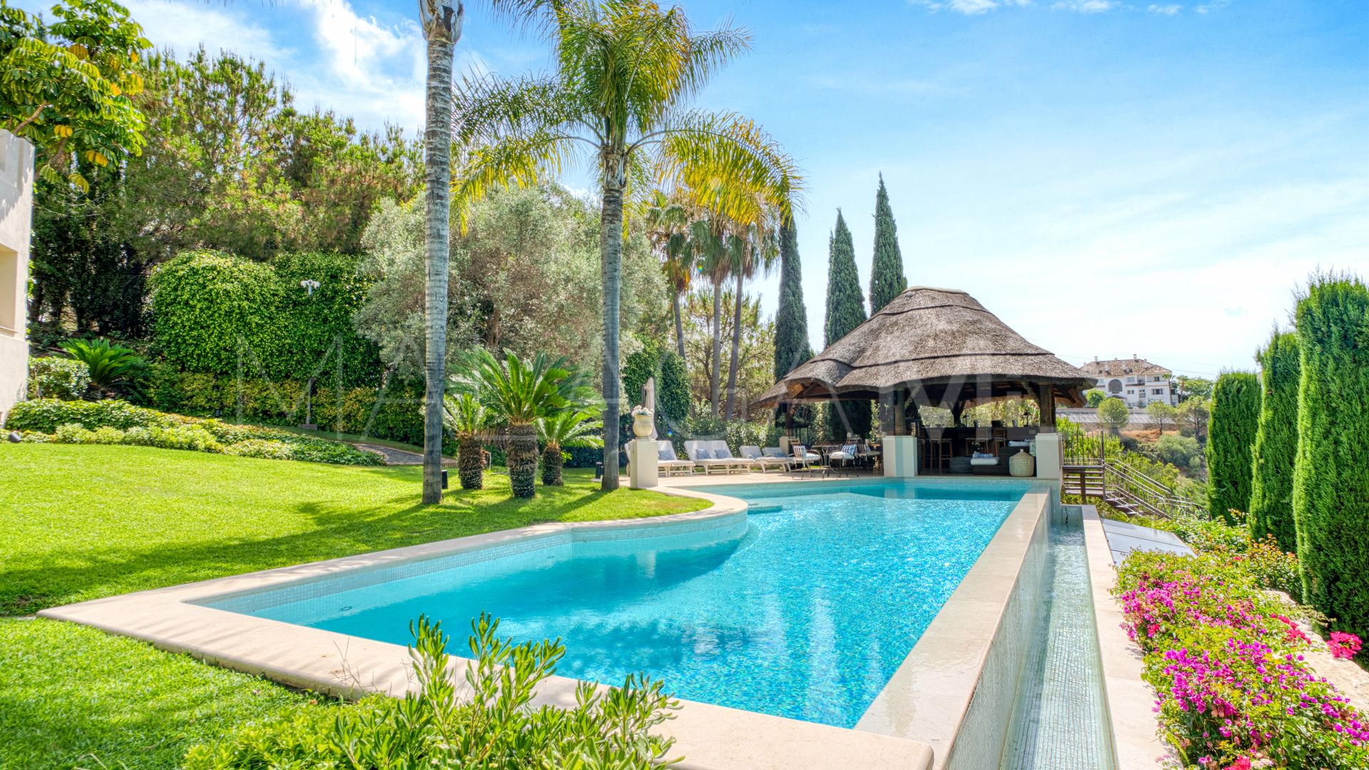 Villa for sale in Las Lomas del Marbella Club