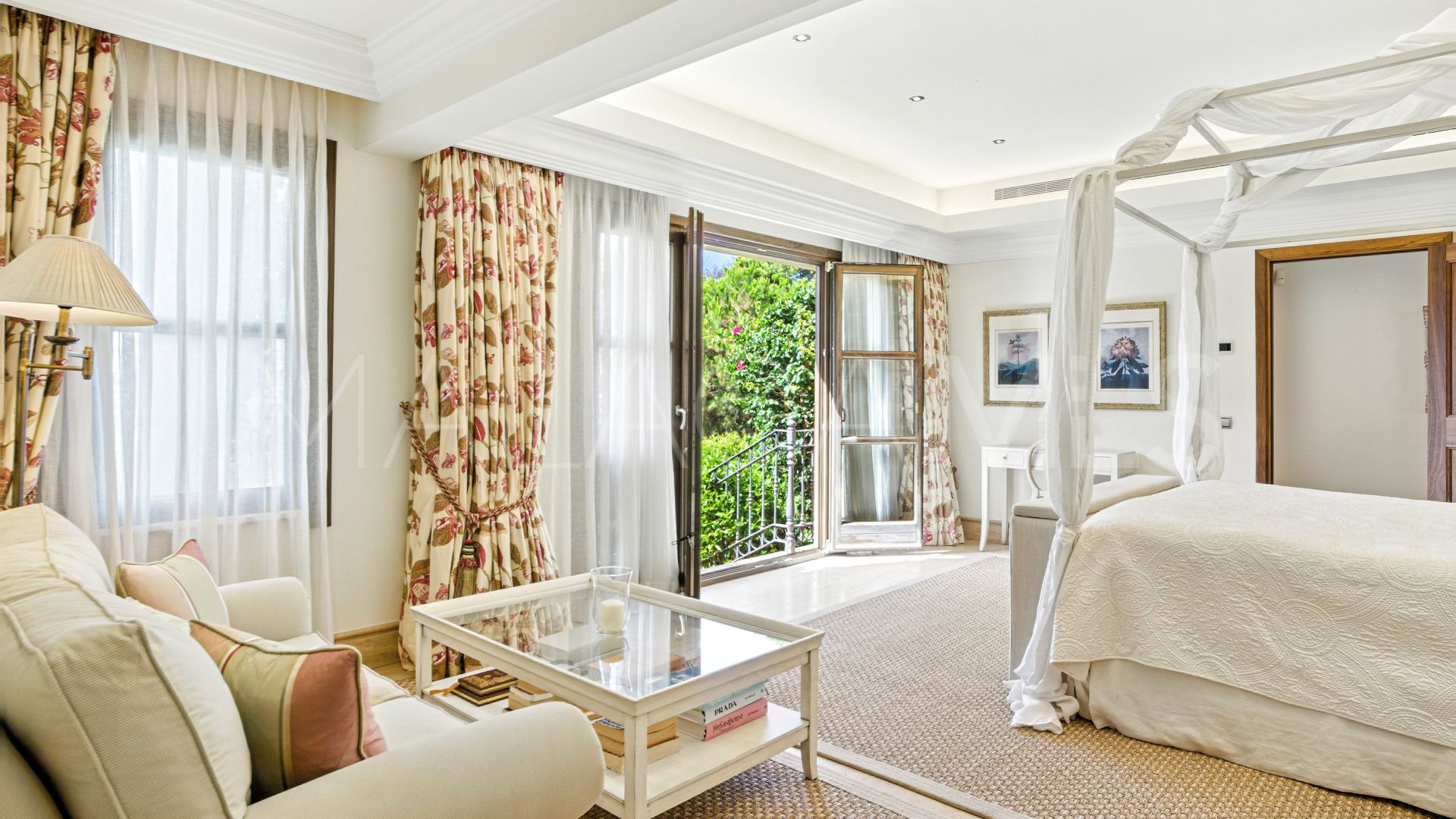 Villa for sale in Las Lomas del Marbella Club