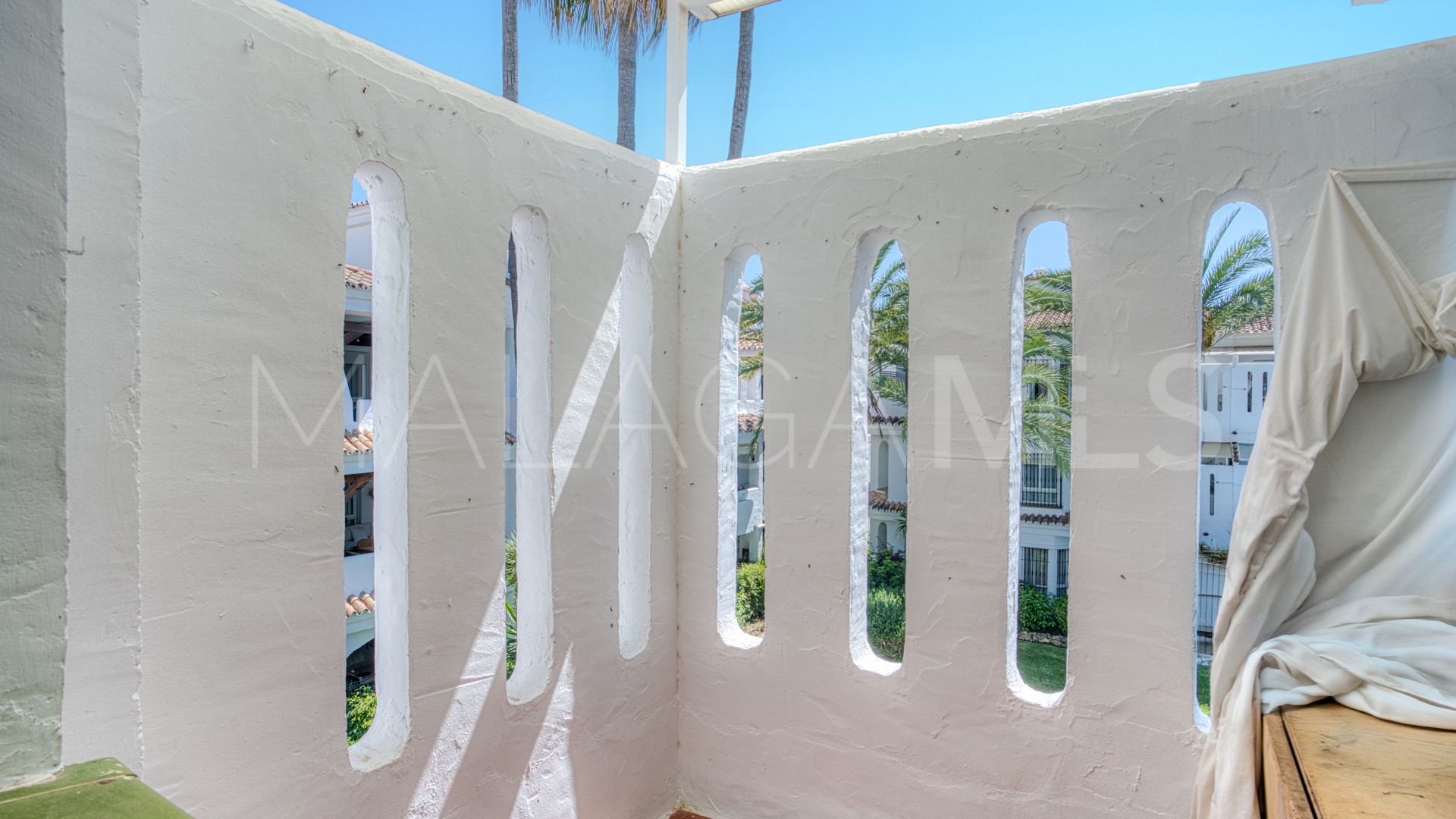 Duplex penthouse for sale in Los Naranjos de Marbella