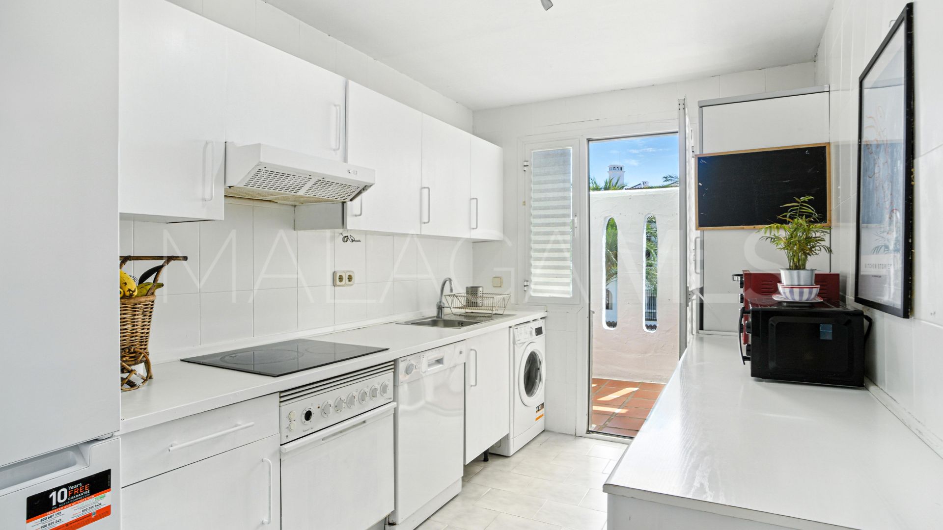 Duplex penthouse for sale in Los Naranjos de Marbella