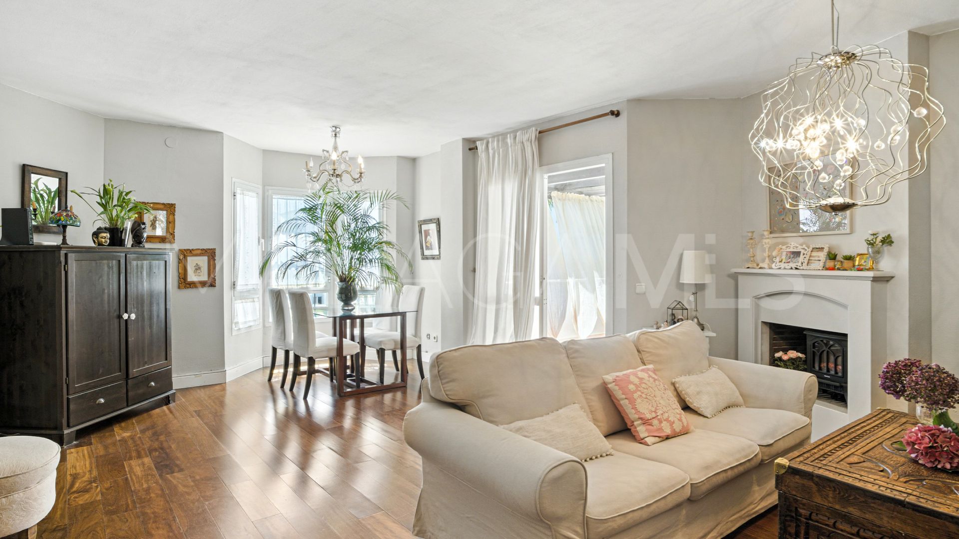 Duplex penthouse for sale in Los Naranjos de Marbella