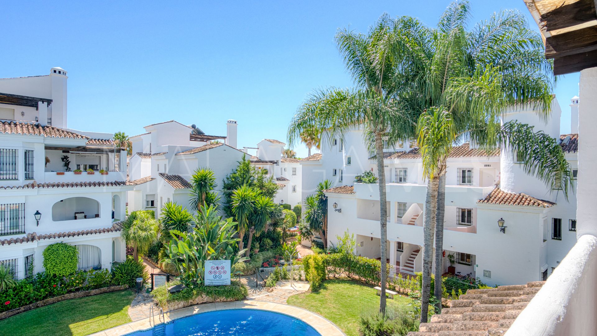 Duplex penthouse for sale in Los Naranjos de Marbella