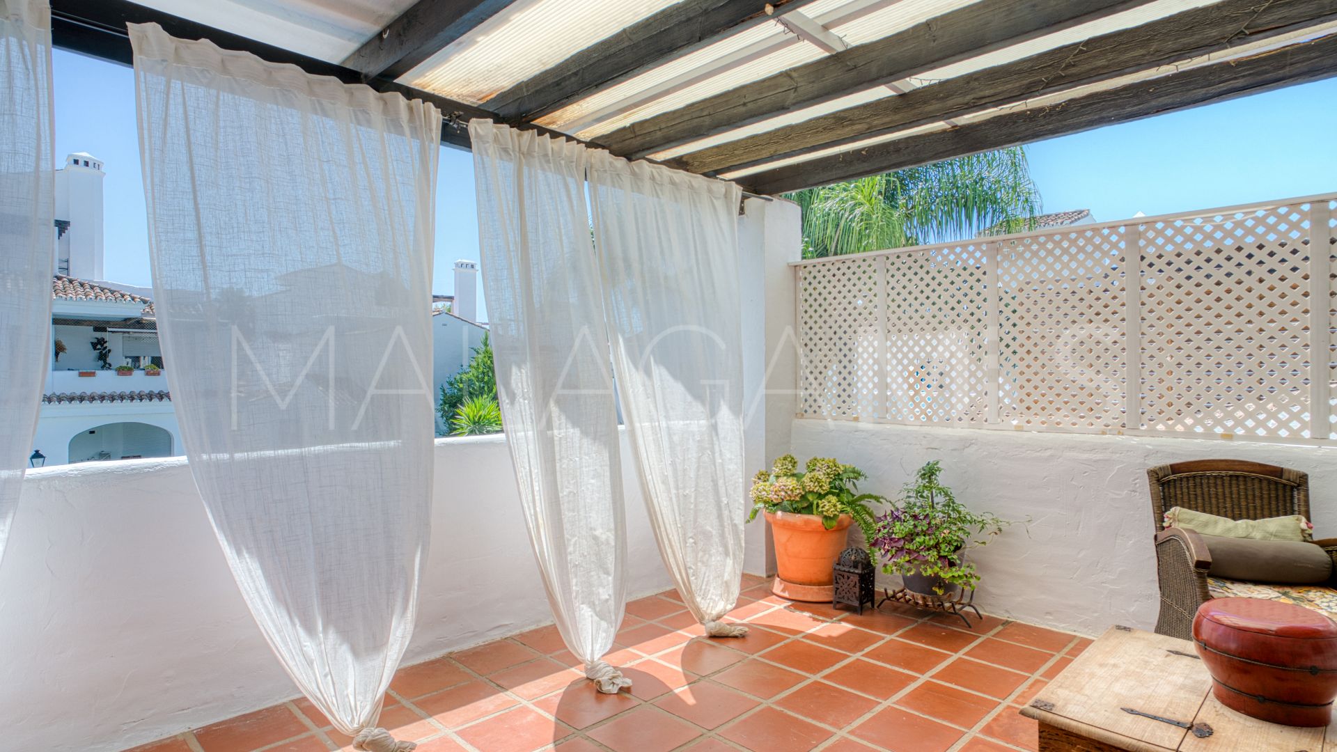 Duplex penthouse for sale in Los Naranjos de Marbella
