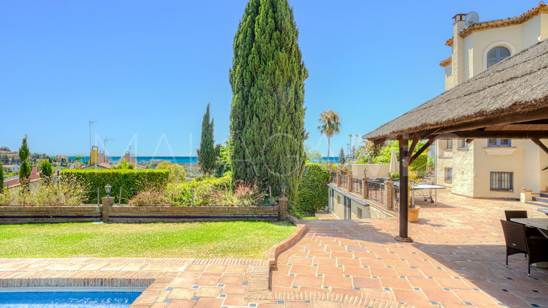 Villa for sale in Estepona Hills