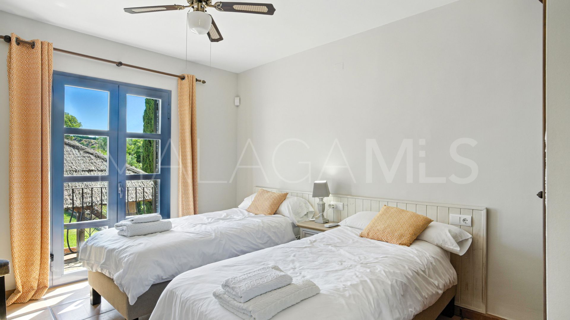 Villa for sale in Estepona Hills